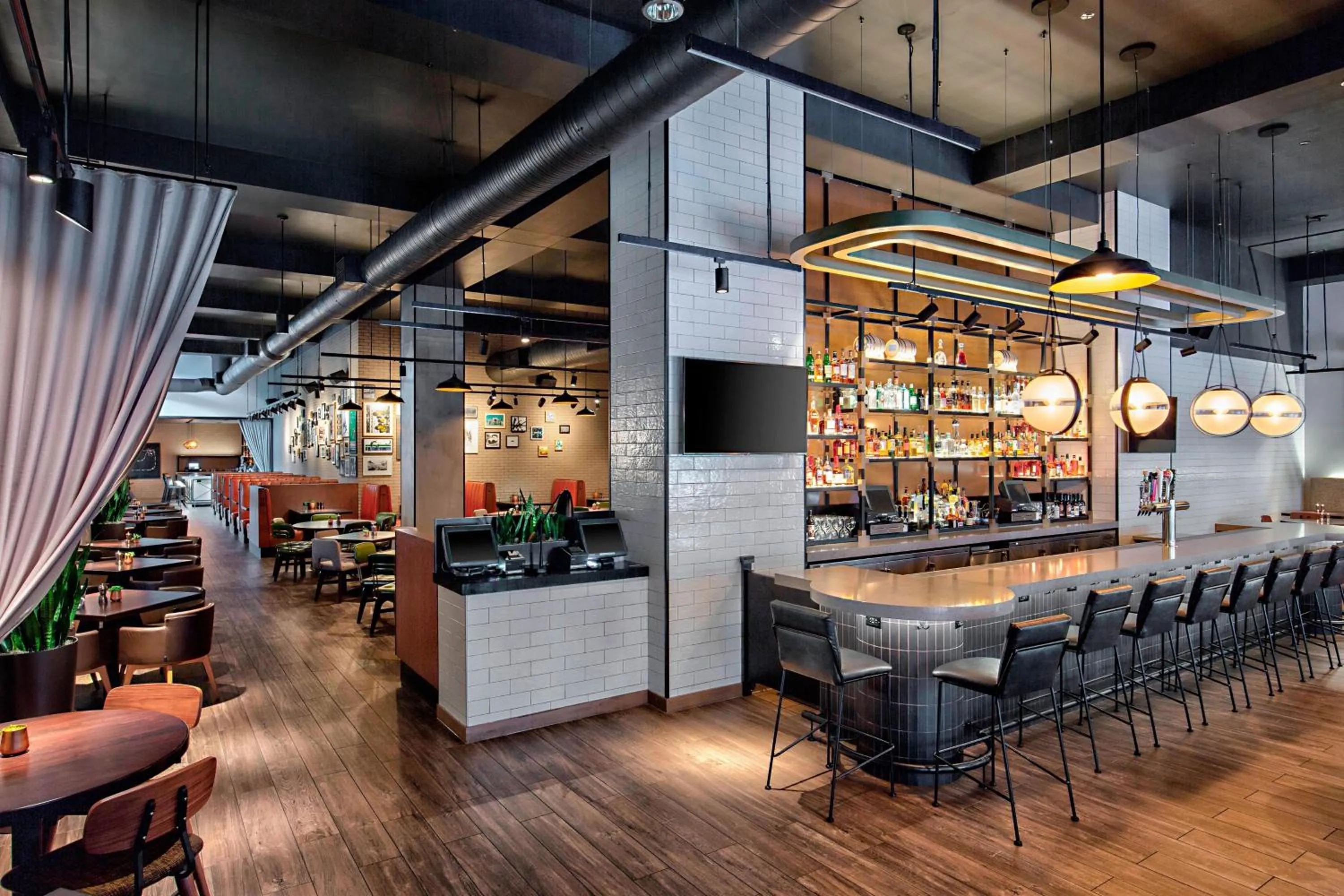 Lounge or bar in Indianapolis Marriott Downtown