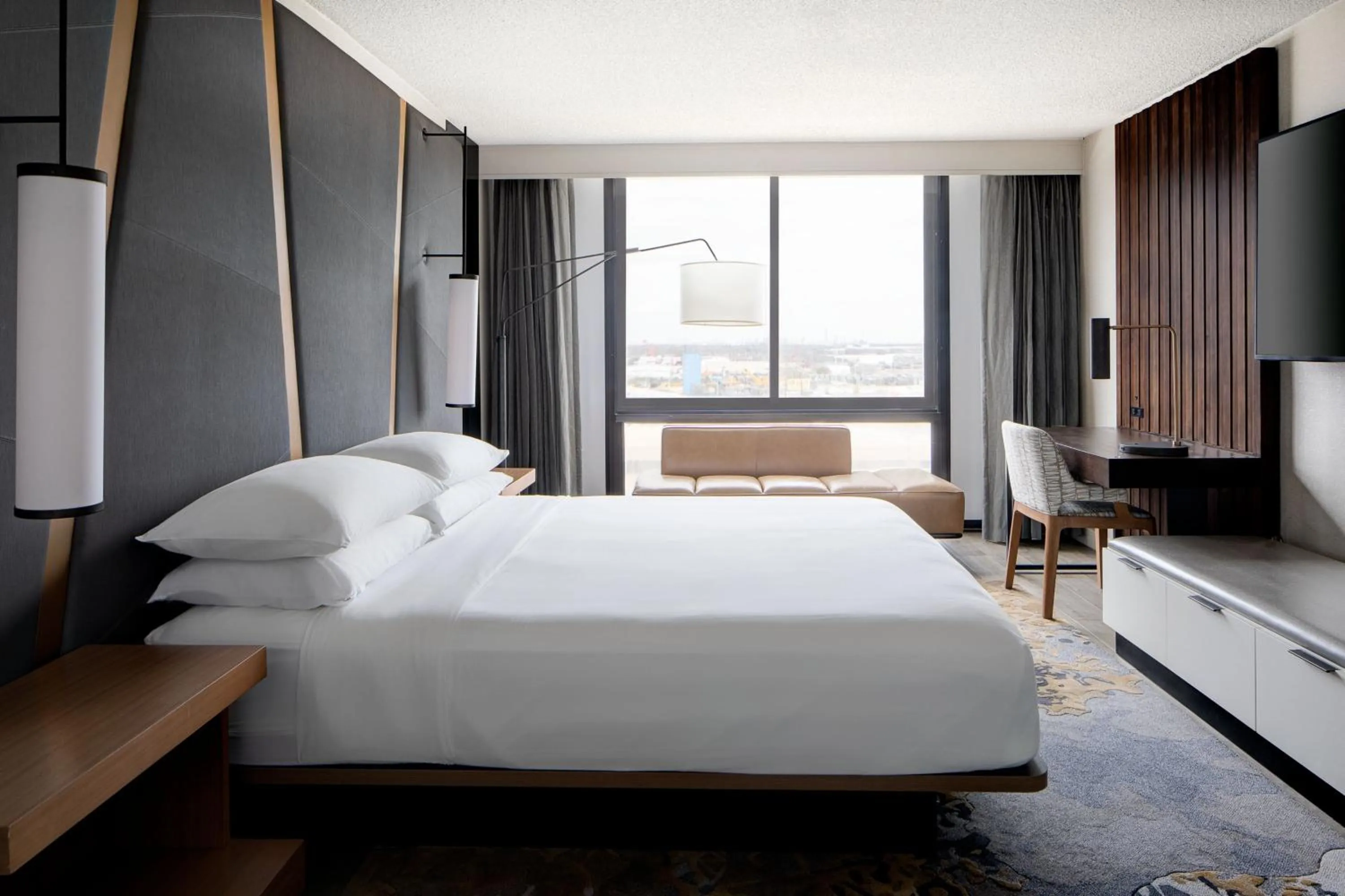 Bedroom, Bed in Houston Marriott South at Hobby Airport