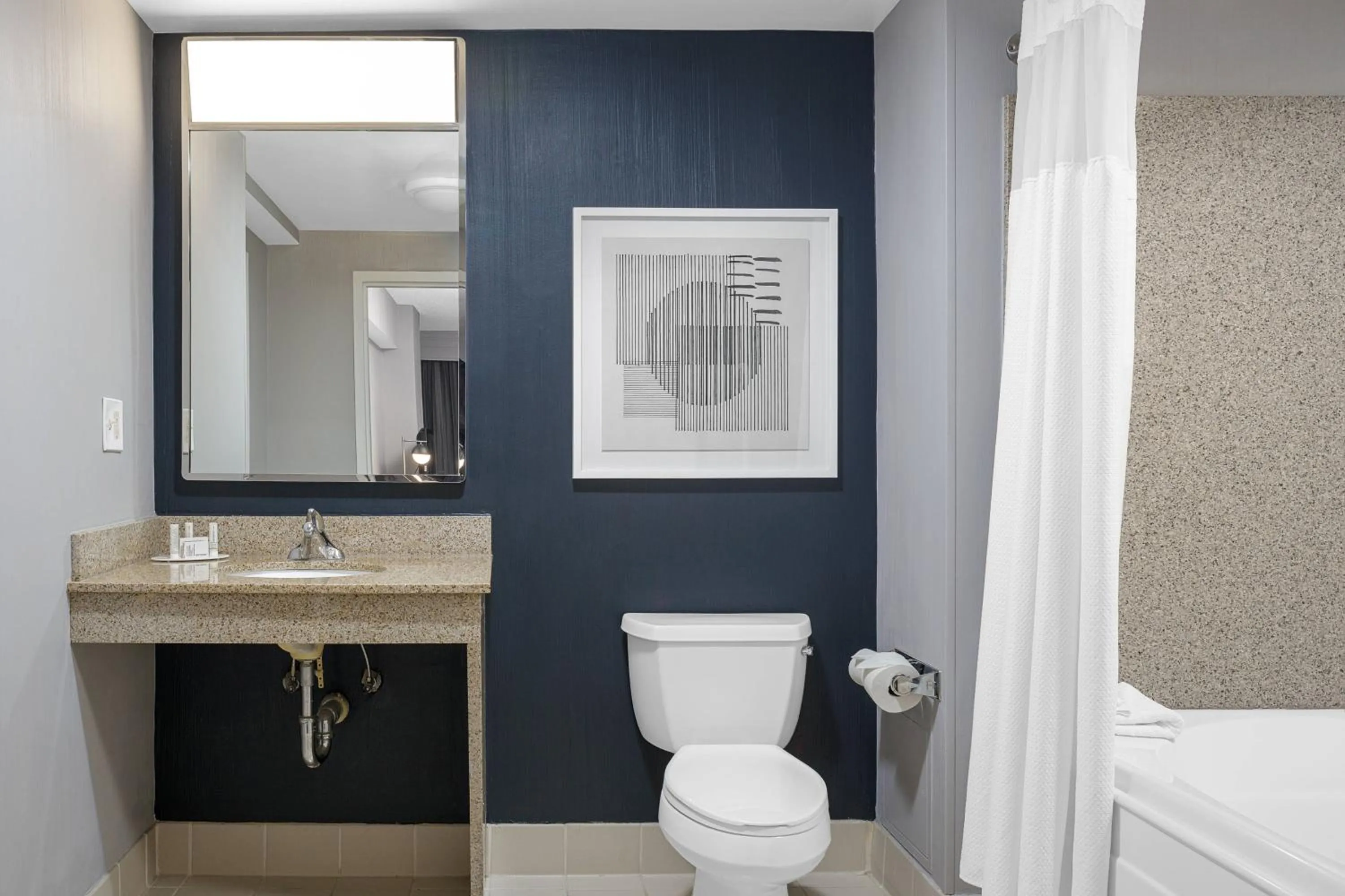 Bathroom in Courtyard Long Island MacArthur Airport