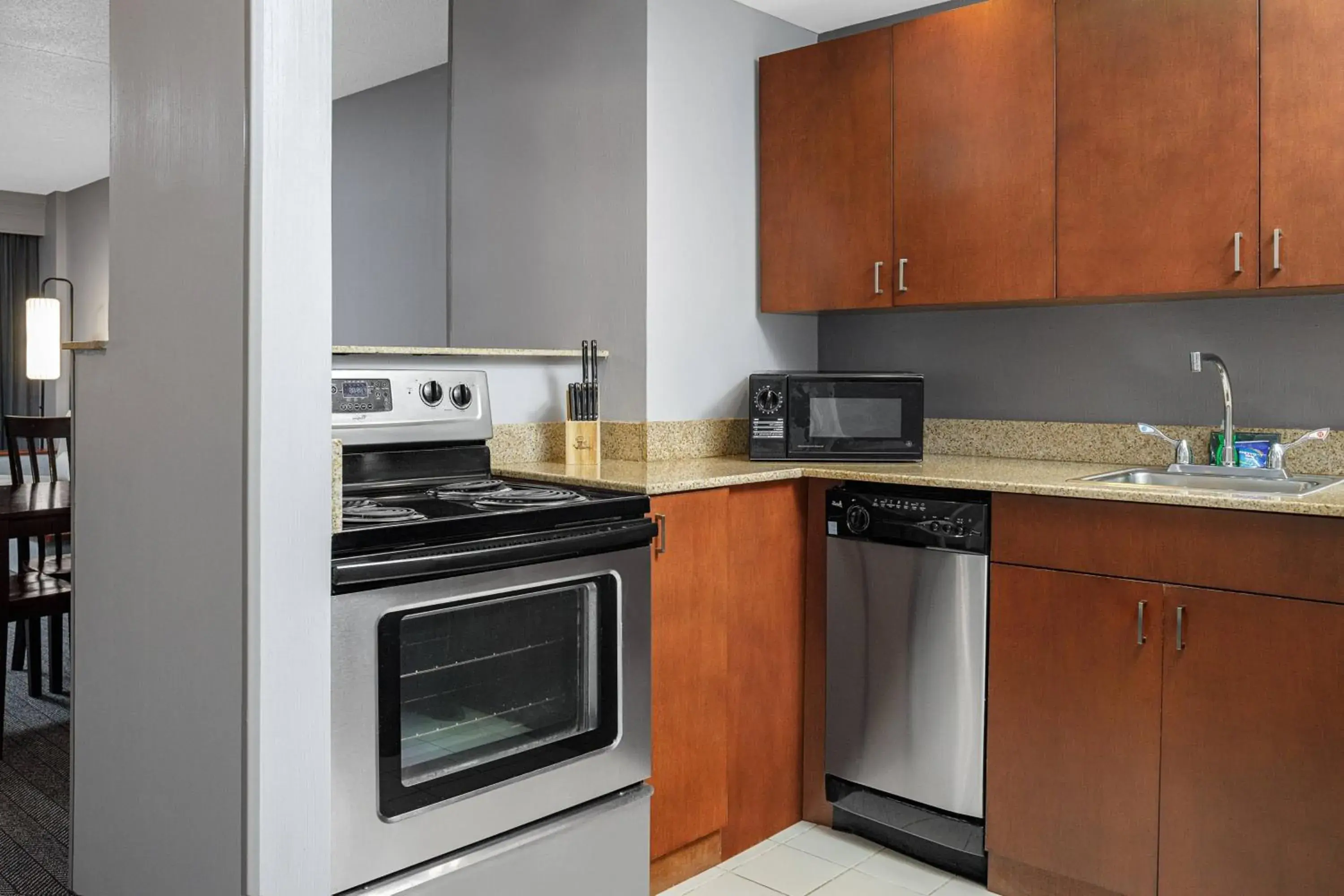 Premium One-Bedroom Large King Suite with Sofa Bed in Courtyard Long Island MacArthur Airport Premium One-Bedroom Large King Suite with Sofa Bed in Courtyard Long Island MacArthur Airport