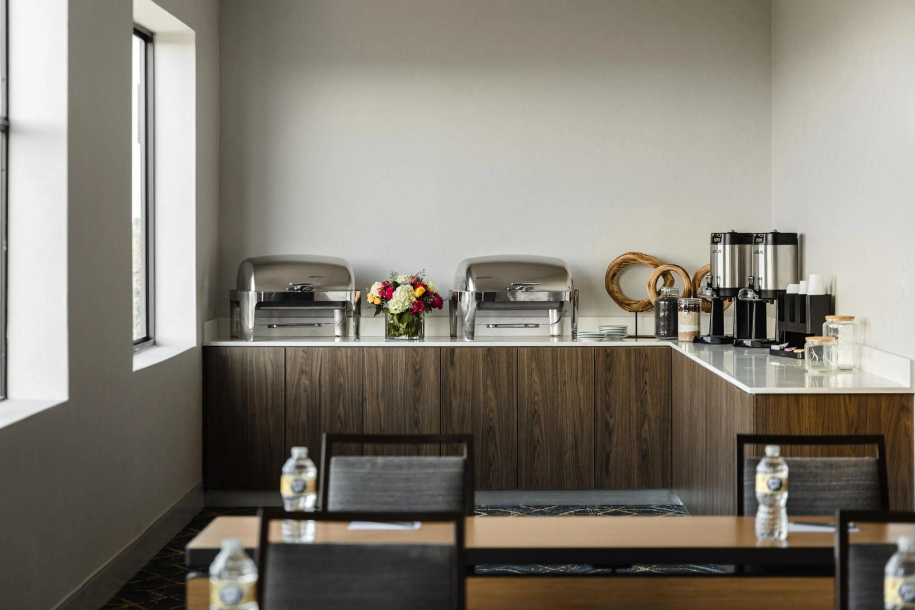 Meeting/conference room in Courtyard Long Island MacArthur Airport