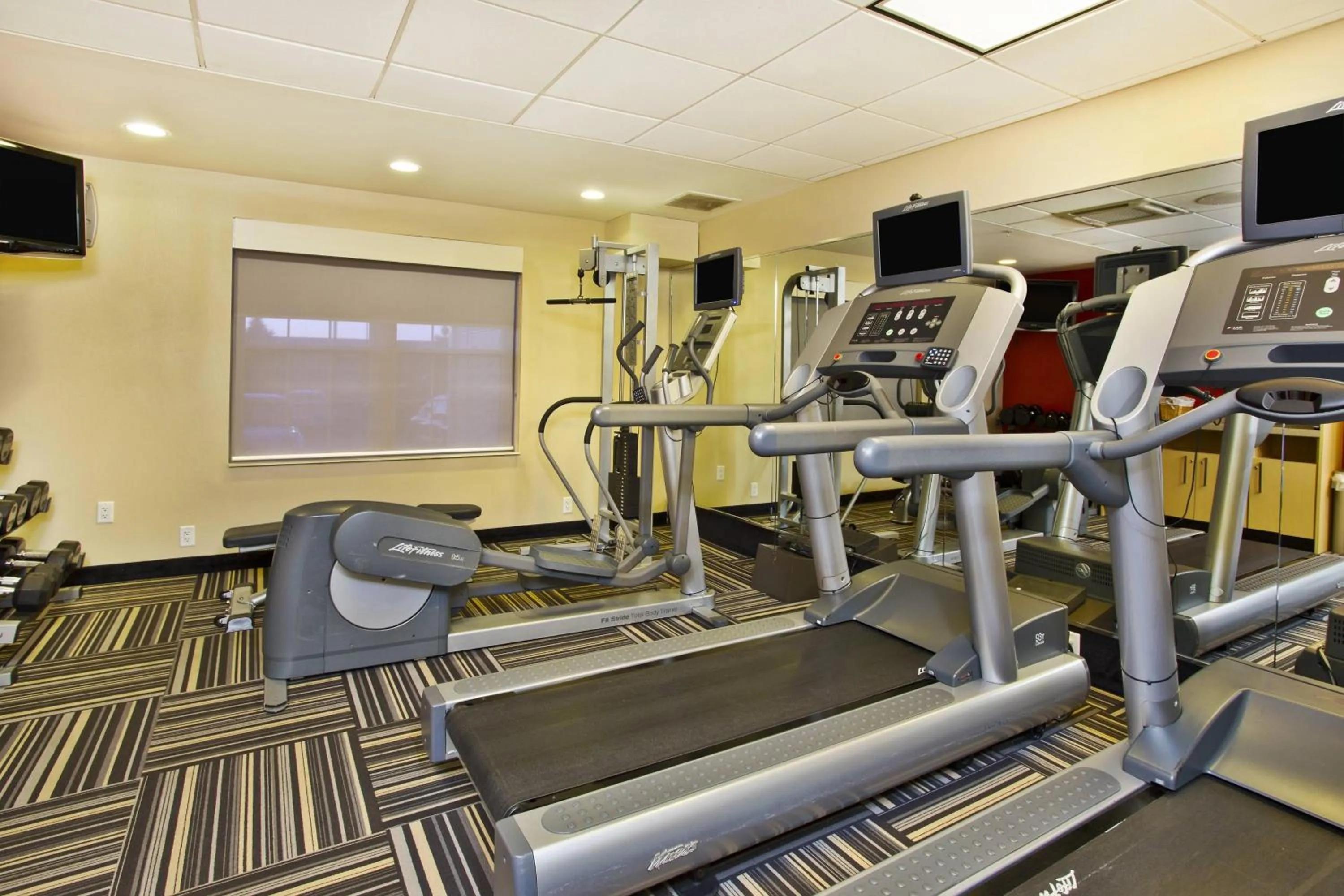 Fitness centre/facilities in TownePlace Suites Republic Airport Long Island Farmingdale