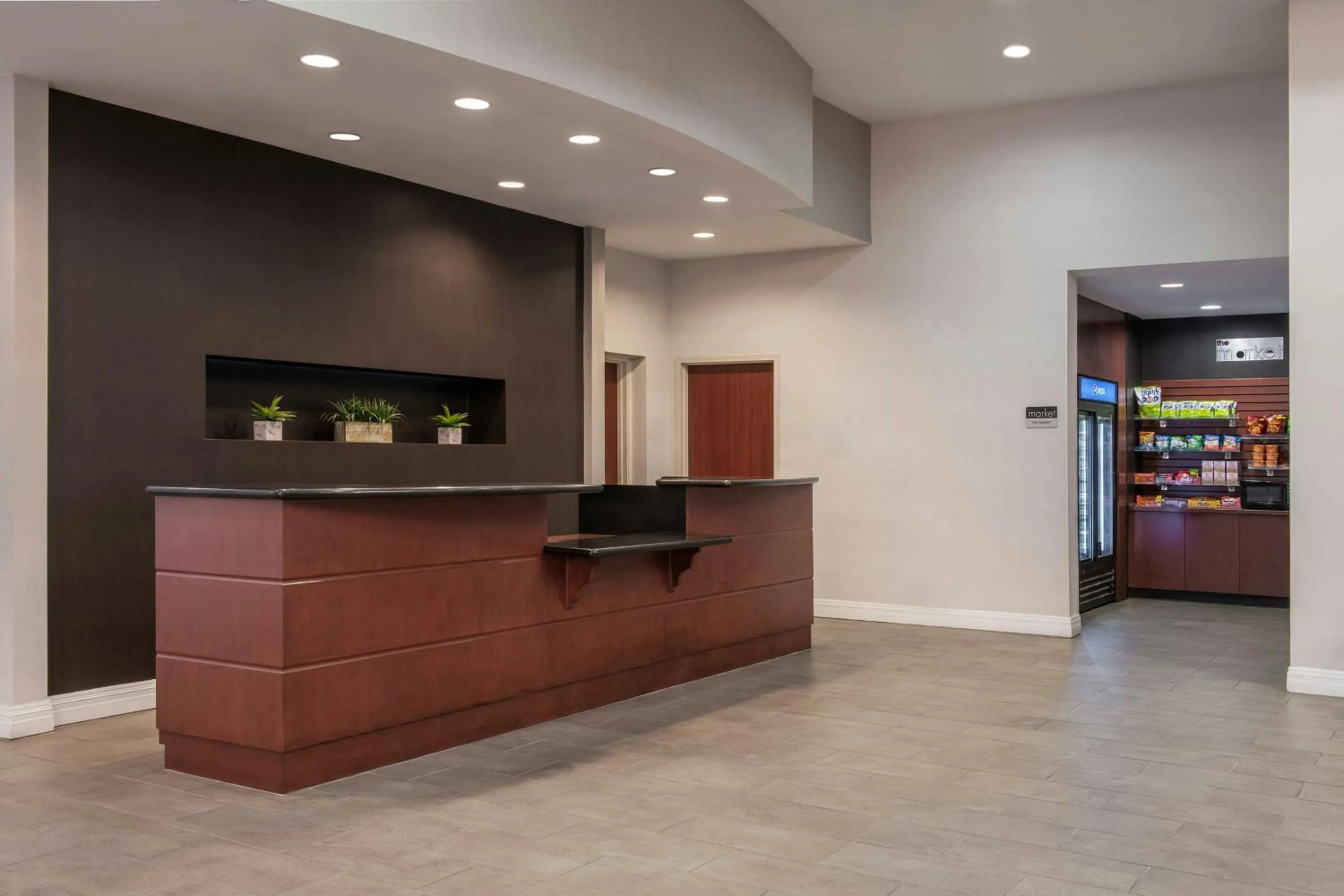 Lobby or reception in Courtyard by Marriott Los Angeles Pasadena/Monrovia