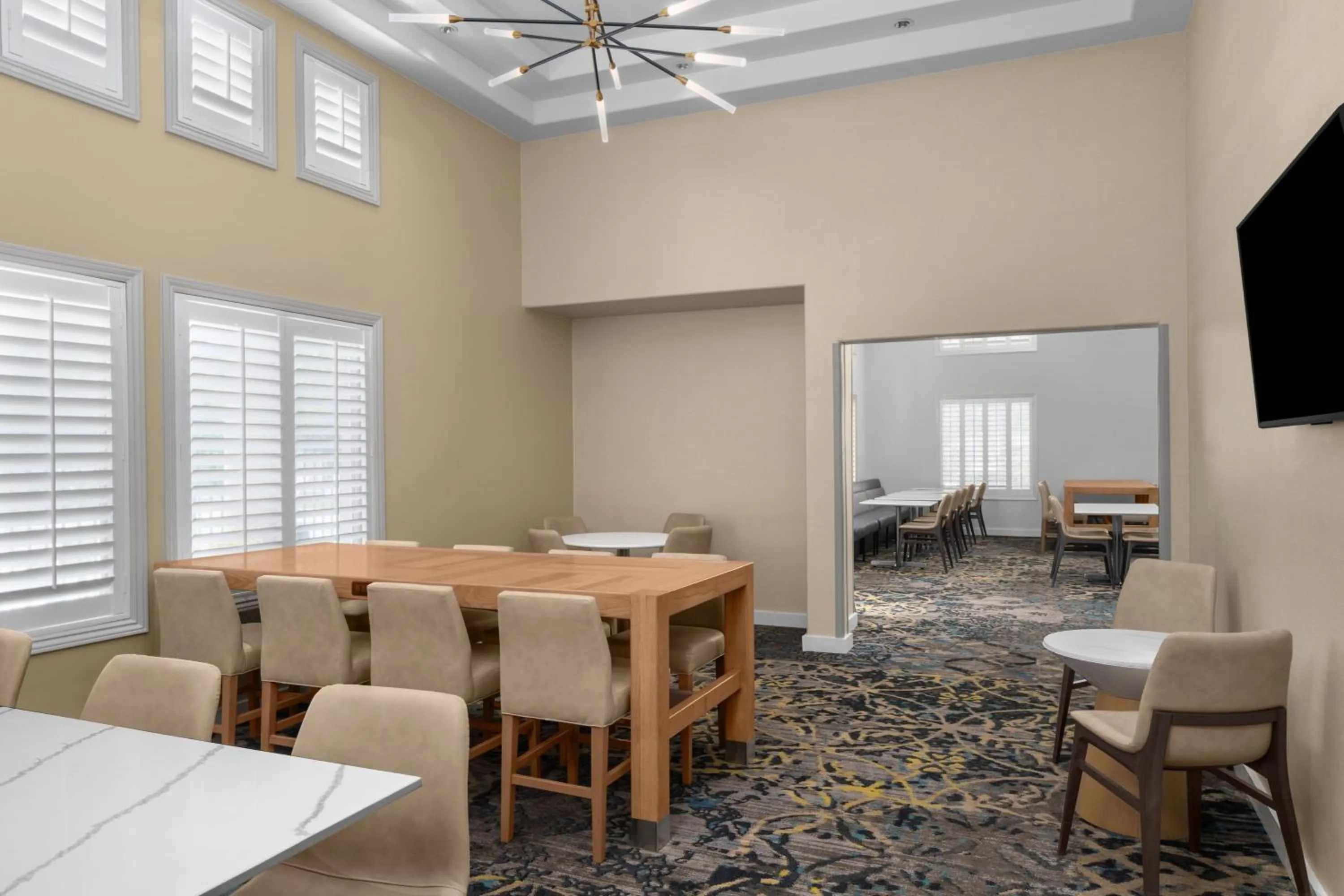 Restaurant/places to eat in Residence Inn by Marriott Santa Clarita Valencia