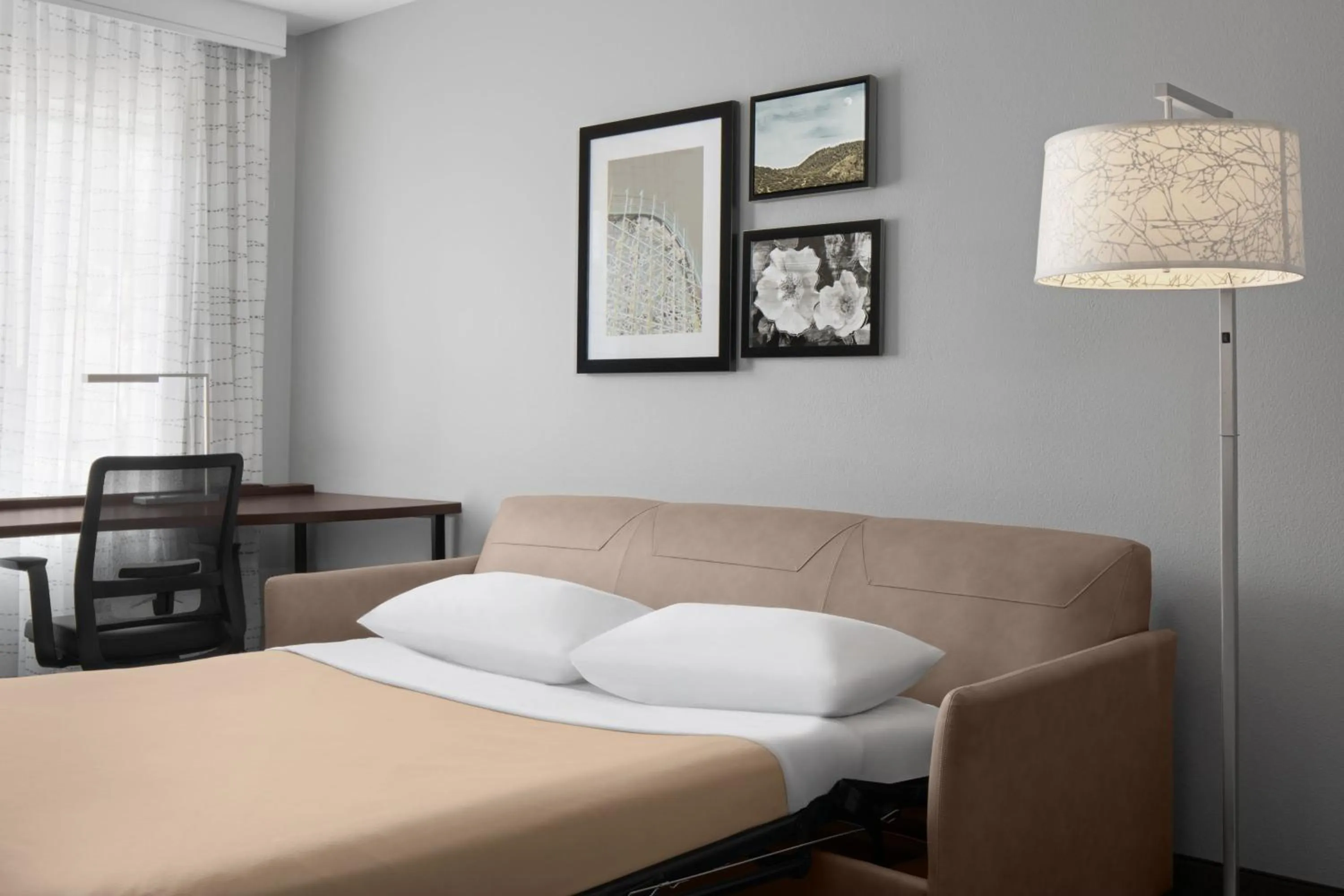 Photo of the whole room, Bed in Residence Inn by Marriott Santa Clarita Valencia