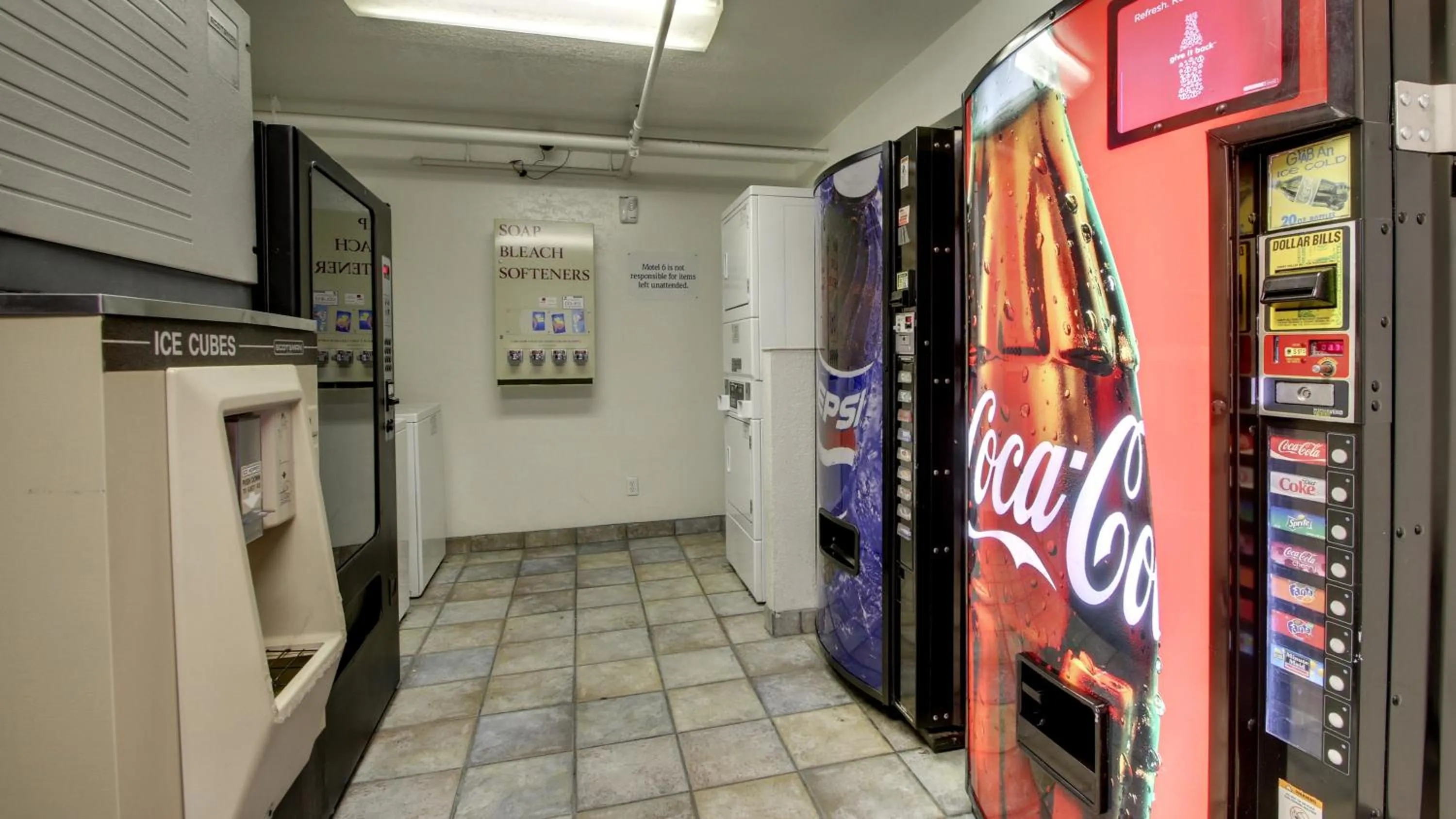 Food in Motel 6-Des Moines, IA - North