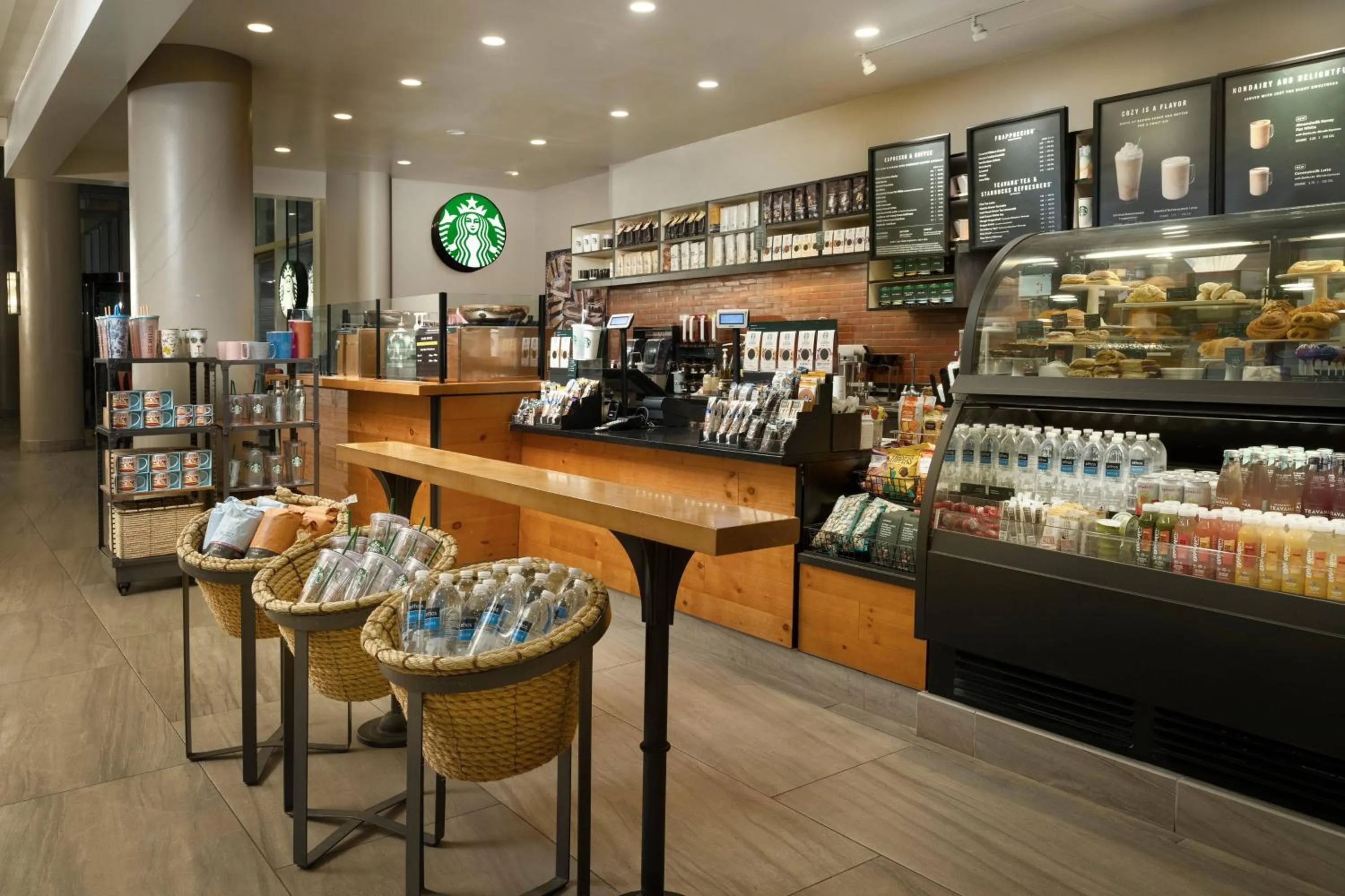 Restaurant/places to eat in Warner Center Marriott Woodland Hills