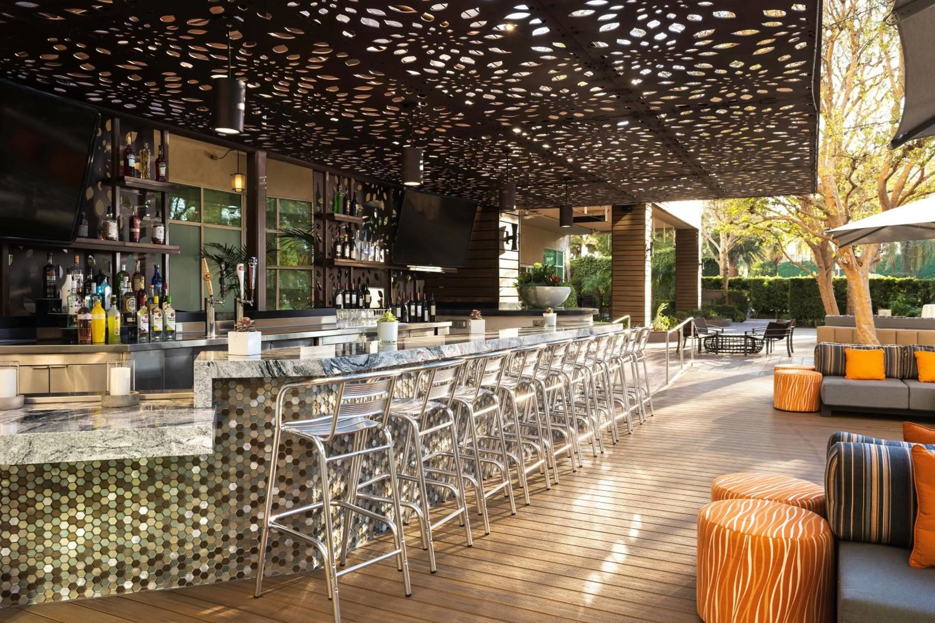 Swimming pool in Warner Center Marriott Woodland Hills