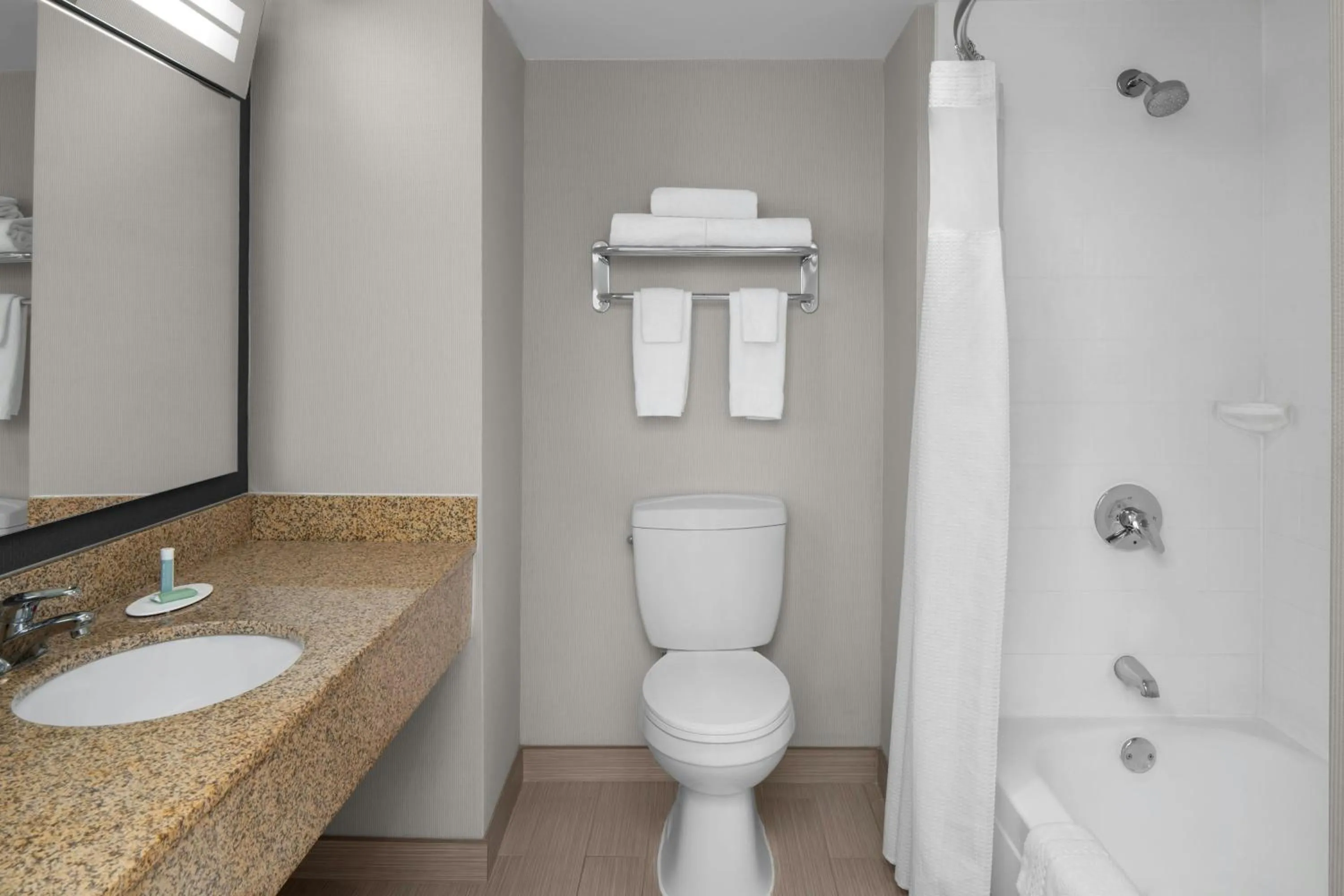 Photo of the whole room in Courtyard by Marriott Cypress Anaheim / Orange County