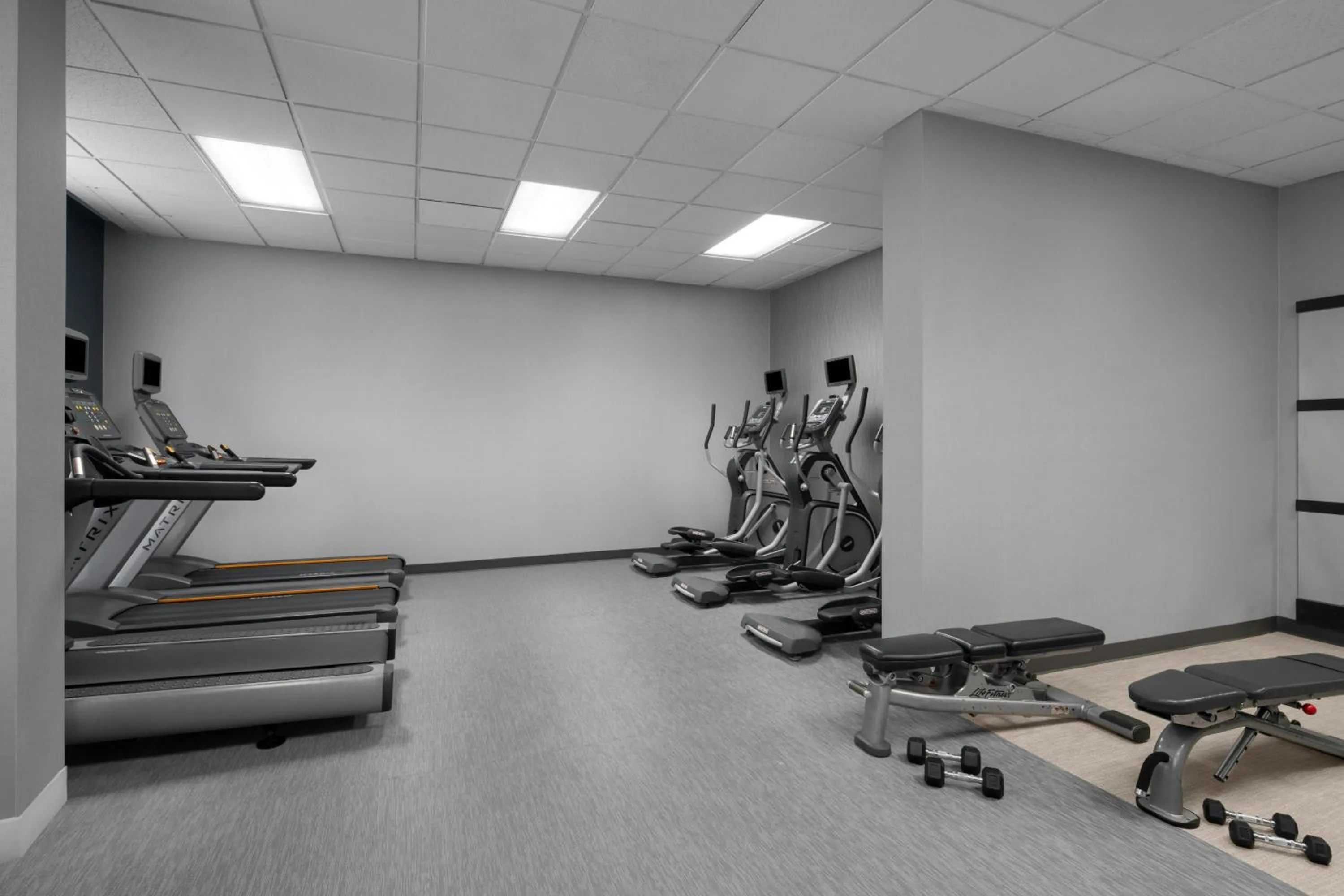 Fitness centre/facilities in Courtyard by Marriott Cypress Anaheim / Orange County