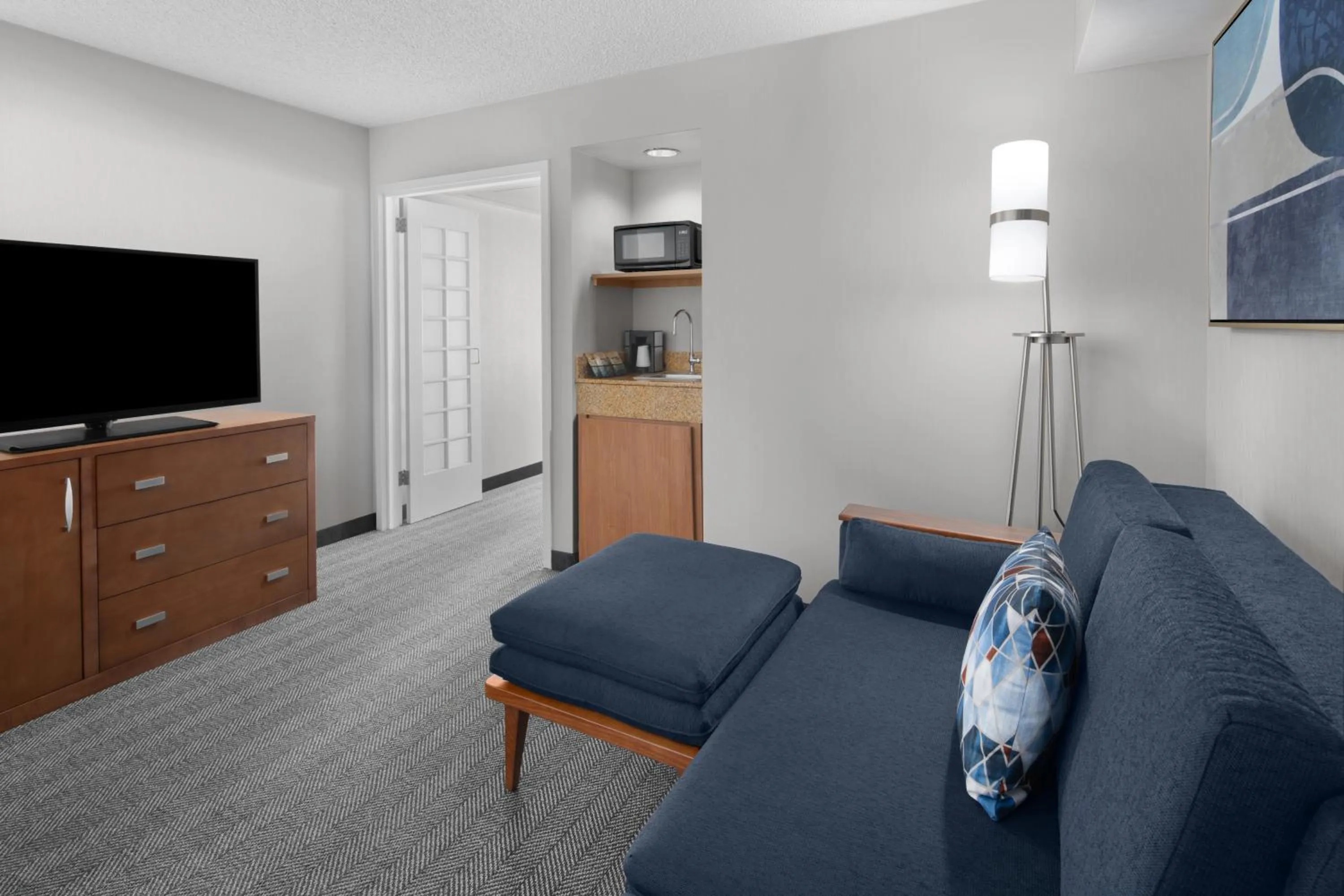 Living room in Courtyard by Marriott Cypress Anaheim / Orange County