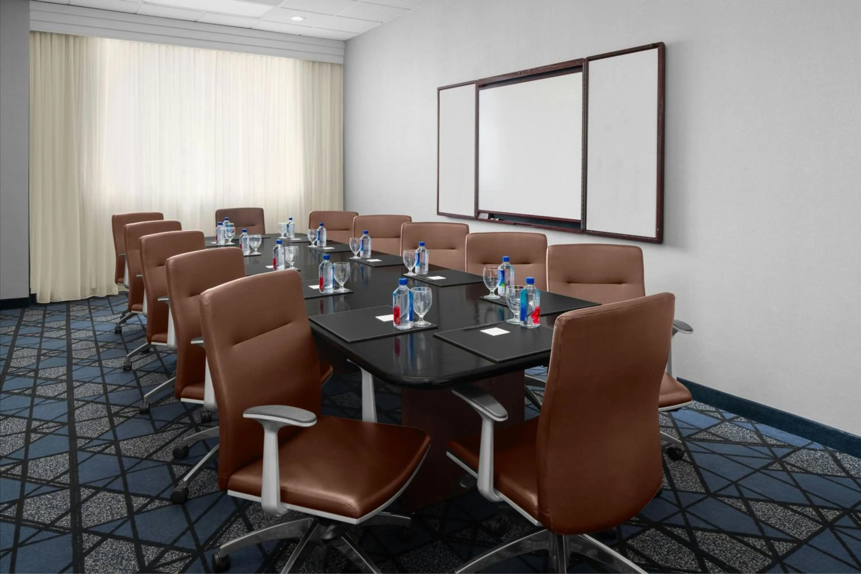 Meeting/conference room in Courtyard by Marriott Cypress Anaheim / Orange County