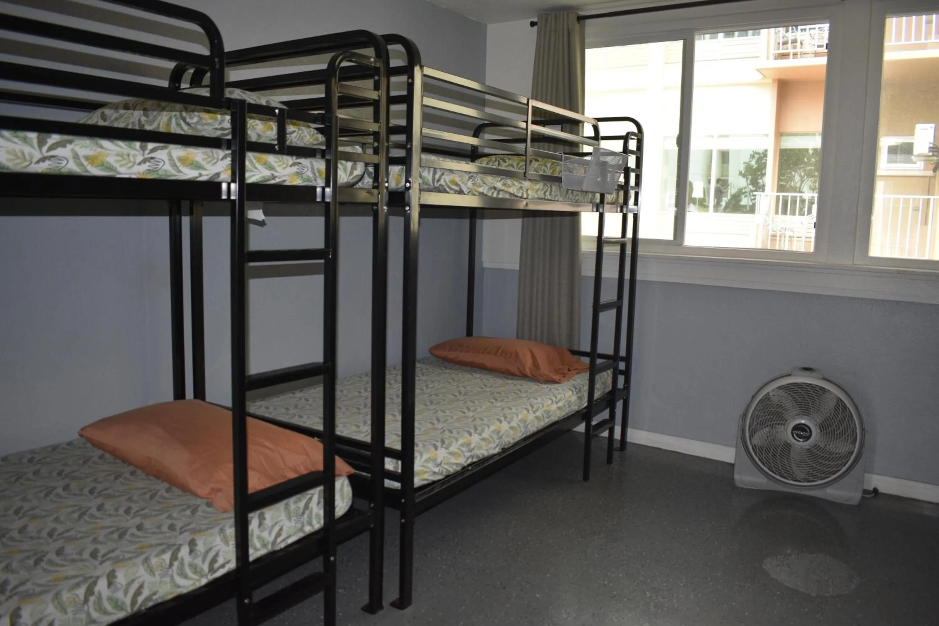 Bed in Polynesian Hostel Beach Club