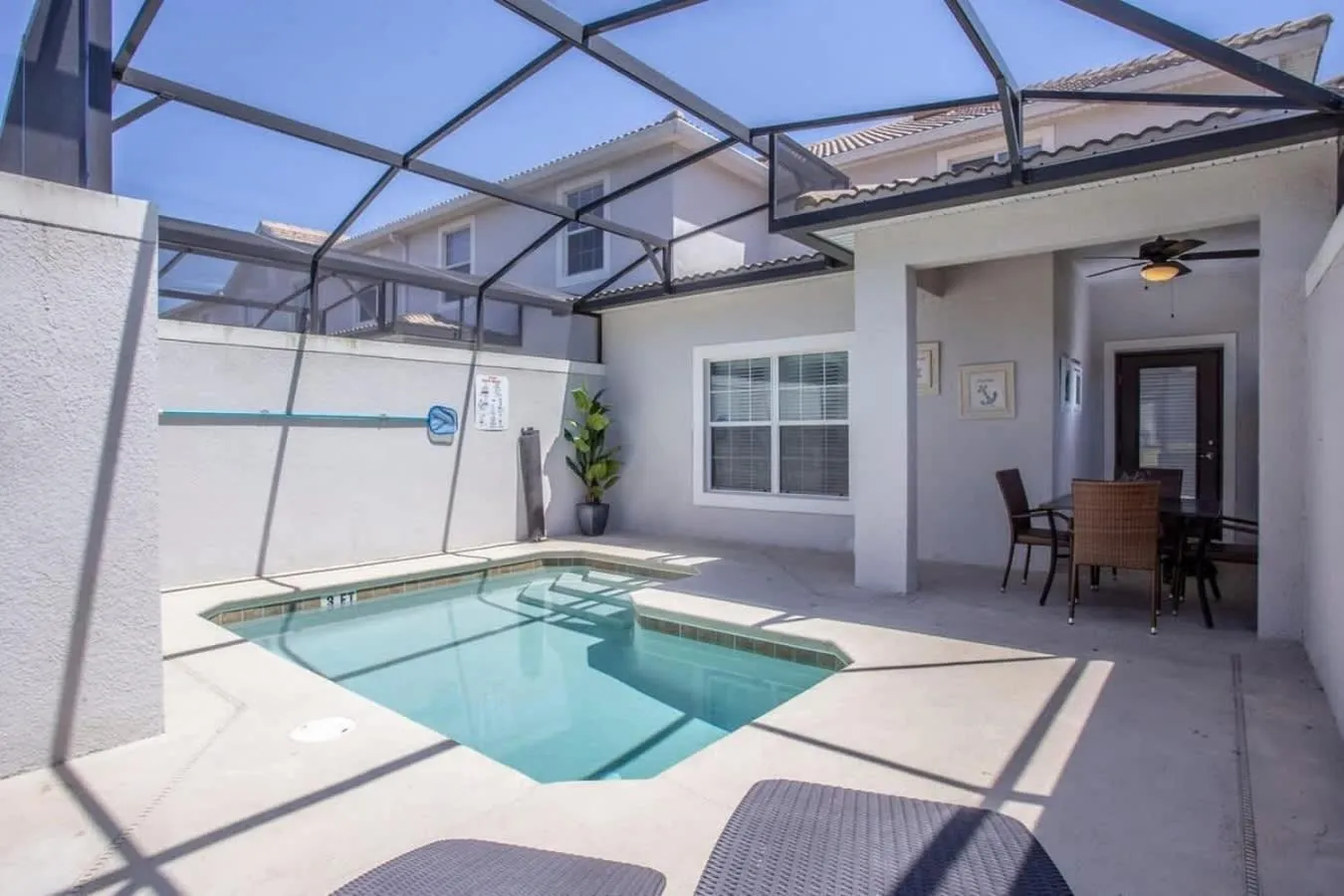 Five Bedrooms Home with Pool 4851