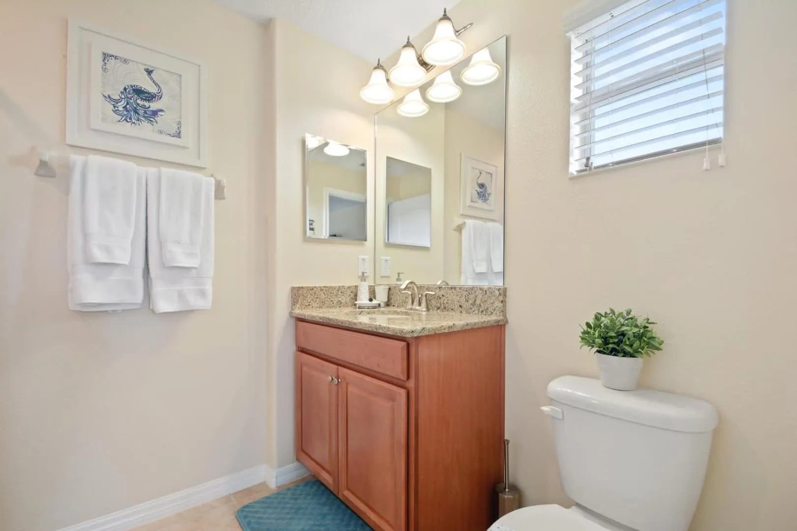 Bathroom in Five Bedrooms Home with Pool 4851