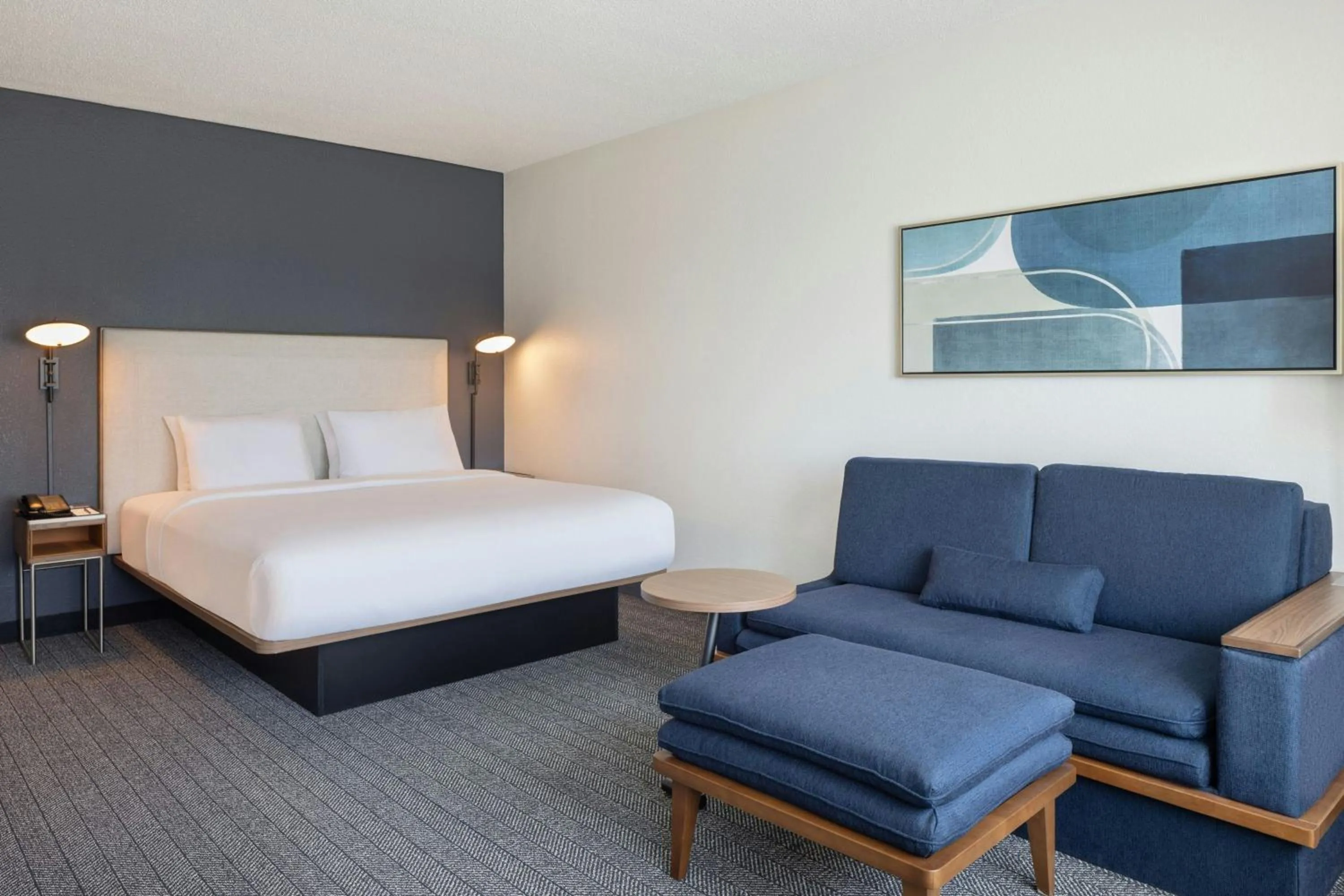 Bedroom, Bed in Courtyard by Marriott Little Rock Downtown