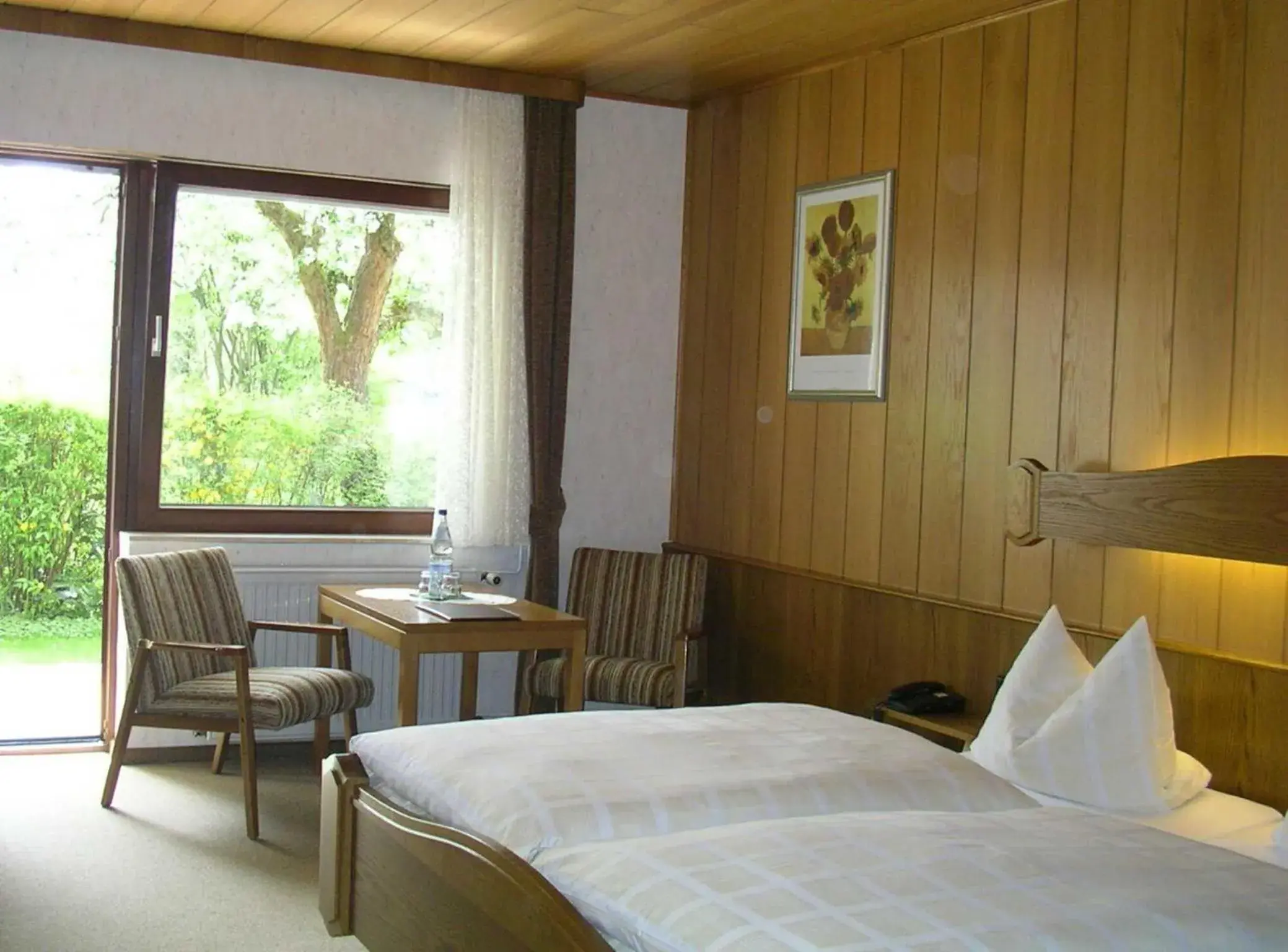 Double Room with Balcony in Cafe Best Gaestezimmer Double Room with Balcony in Cafe Best Gaestezimmer