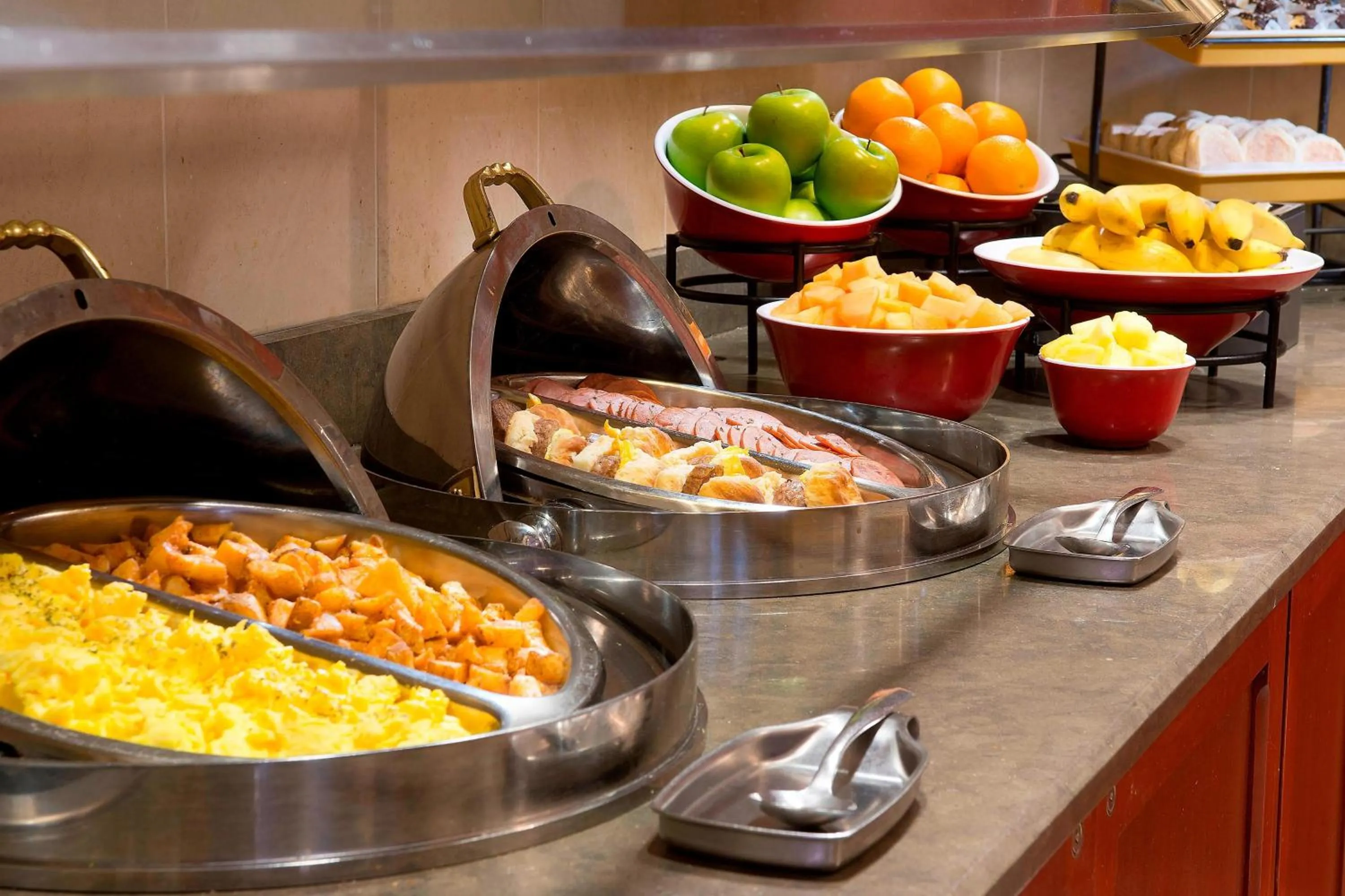 Breakfast in Residence Inn Memphis Downtown