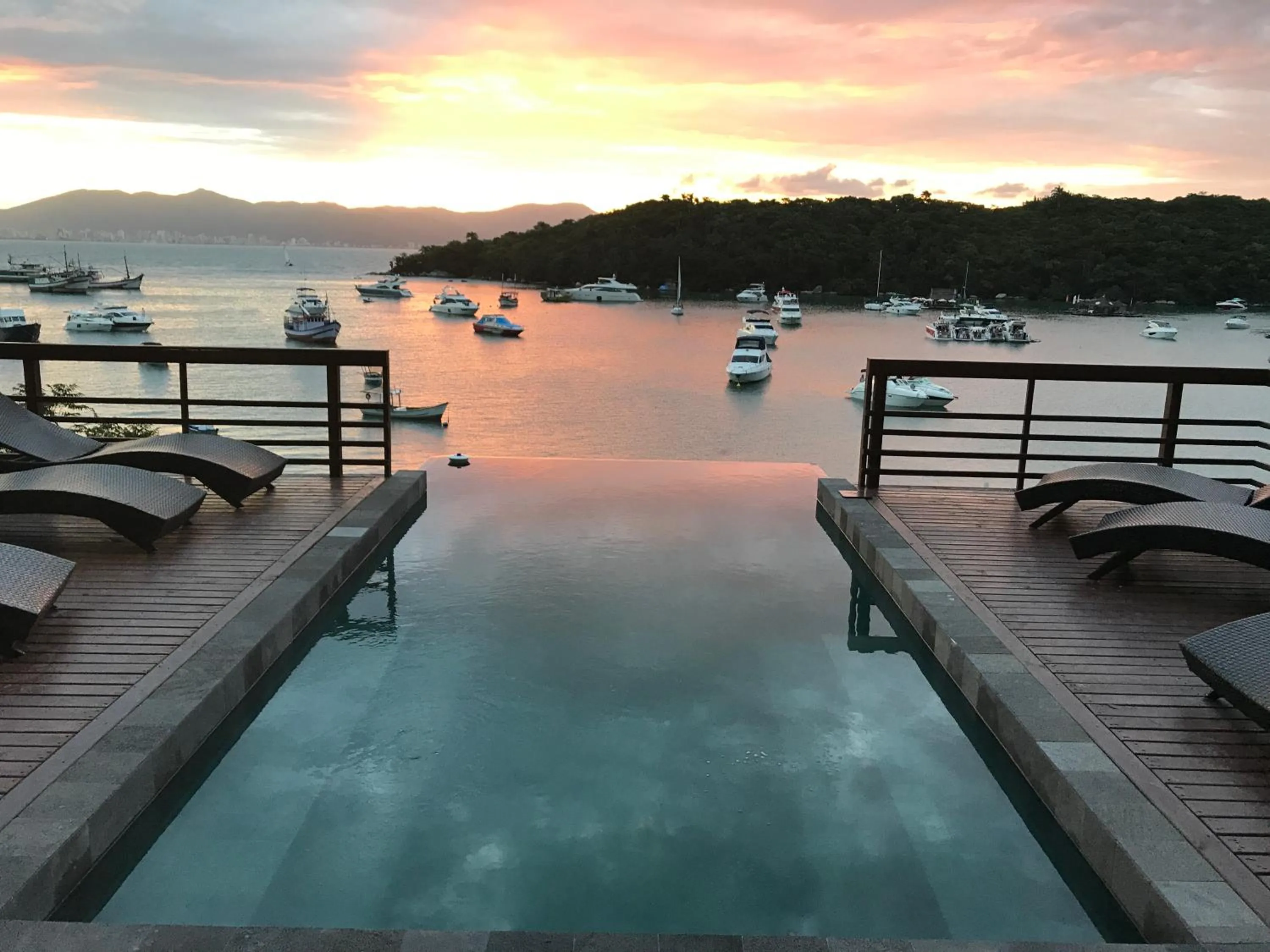 Swimming pool in Caixa D'aço Exclusive Hotel