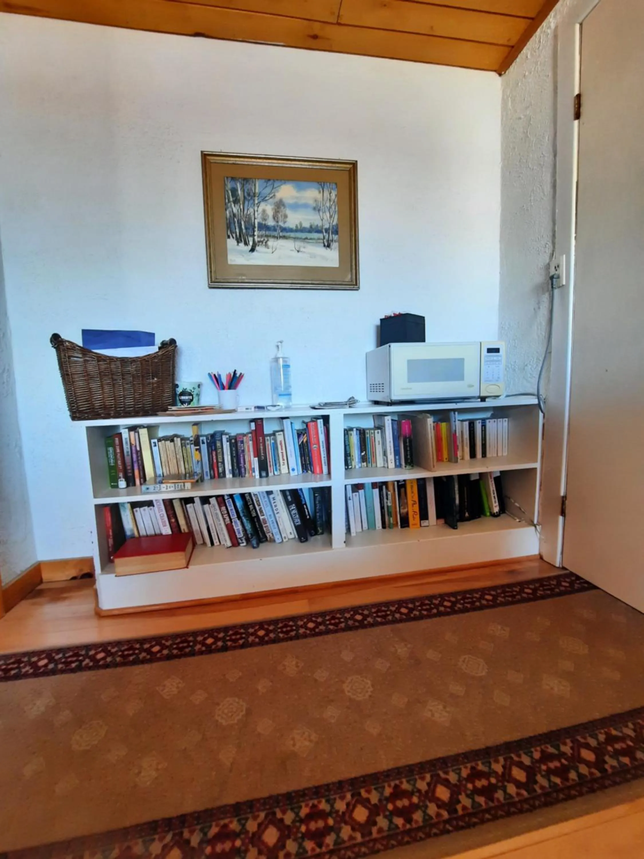 Library in Auberge Schweizer