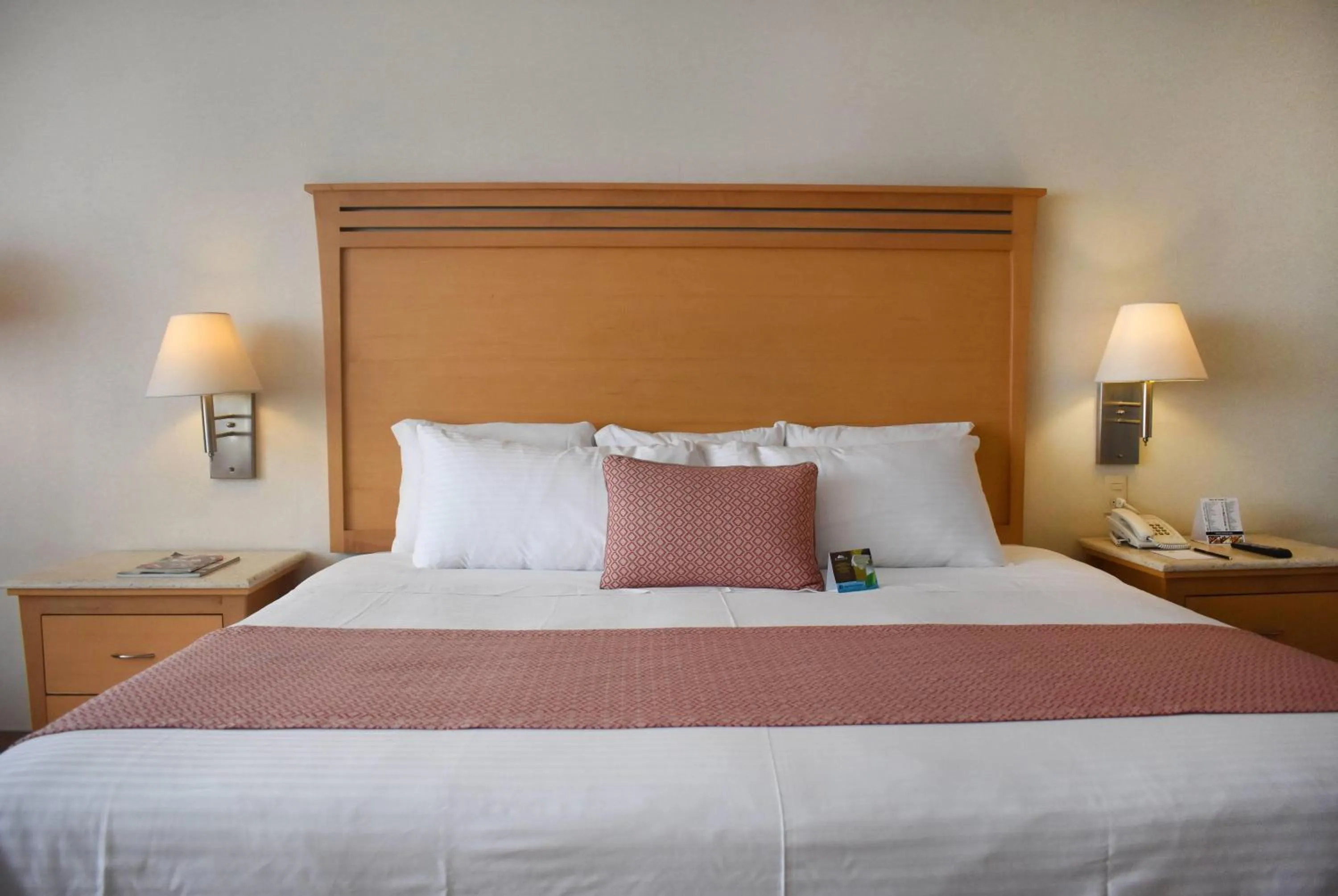 Photo of the whole room, Bed in Hotel Palacio Azteca Tijuana, Trademark by Wyndham
