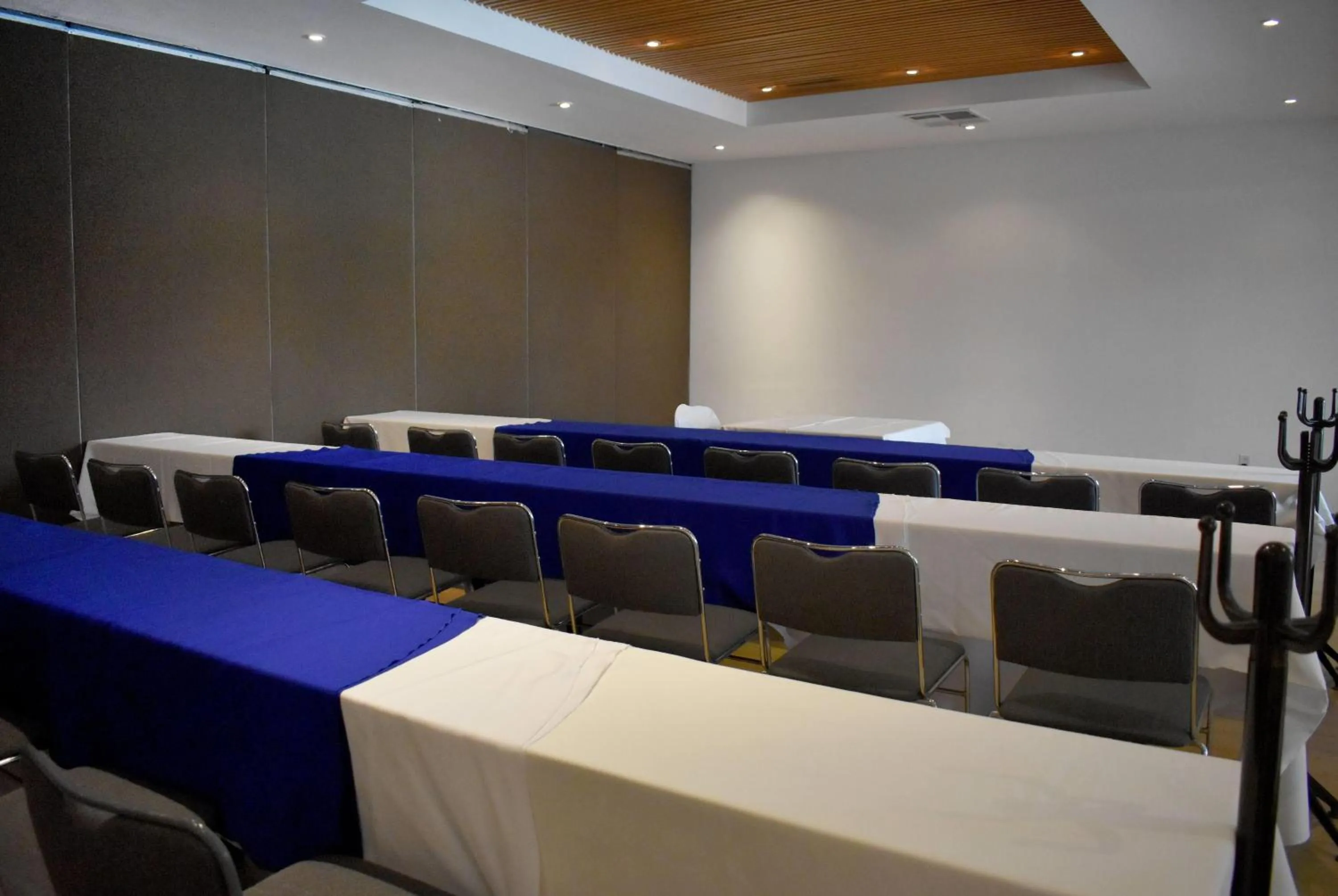 Meeting/conference room in Hotel Palacio Azteca Tijuana, Trademark by Wyndham