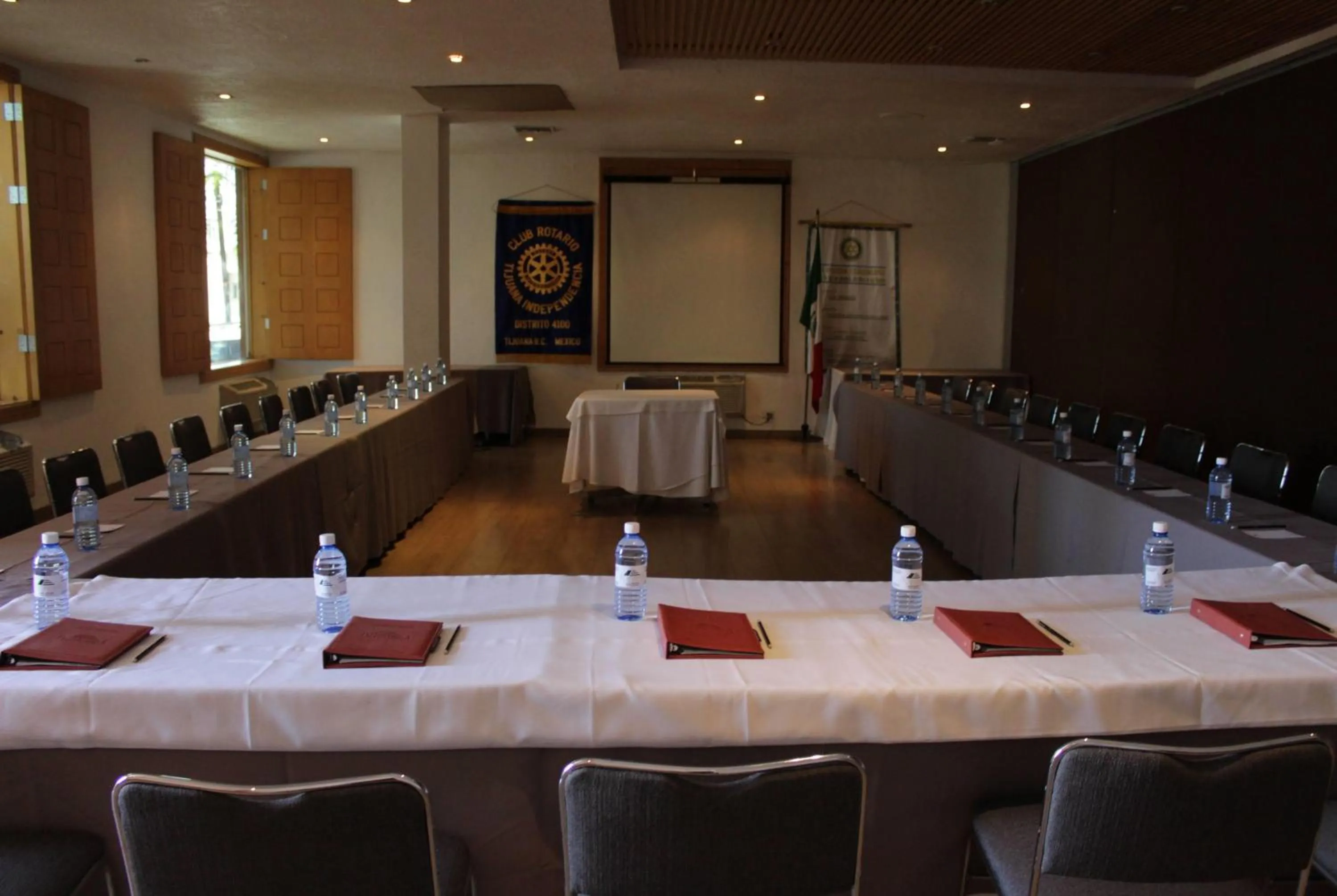 Meeting/conference room in Hotel Palacio Azteca Tijuana, Trademark by Wyndham