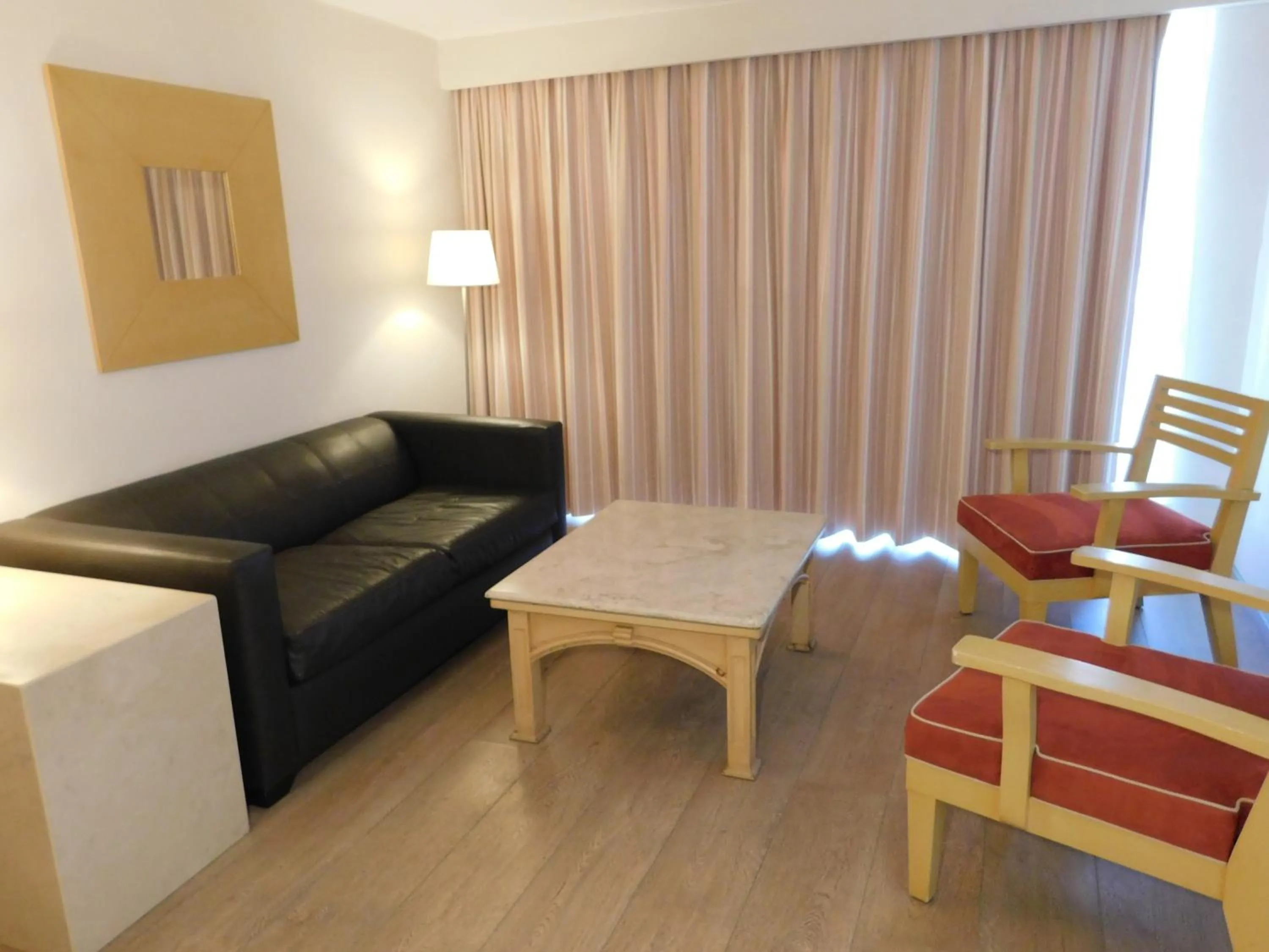 Living room in Hotel Palacio Azteca Tijuana, Trademark by Wyndham