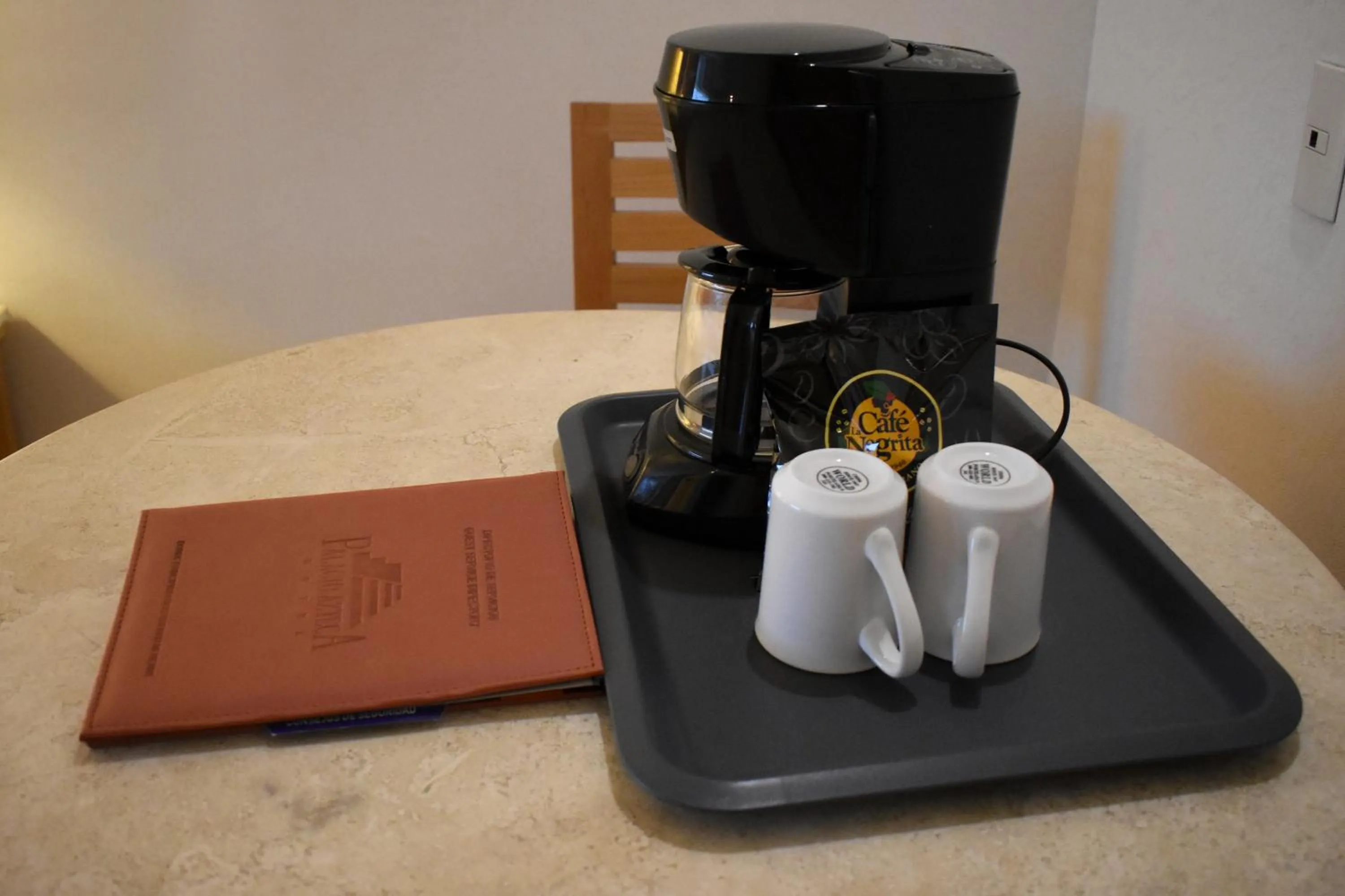Coffee/tea facilities in Hotel Palacio Azteca Tijuana, Trademark by Wyndham