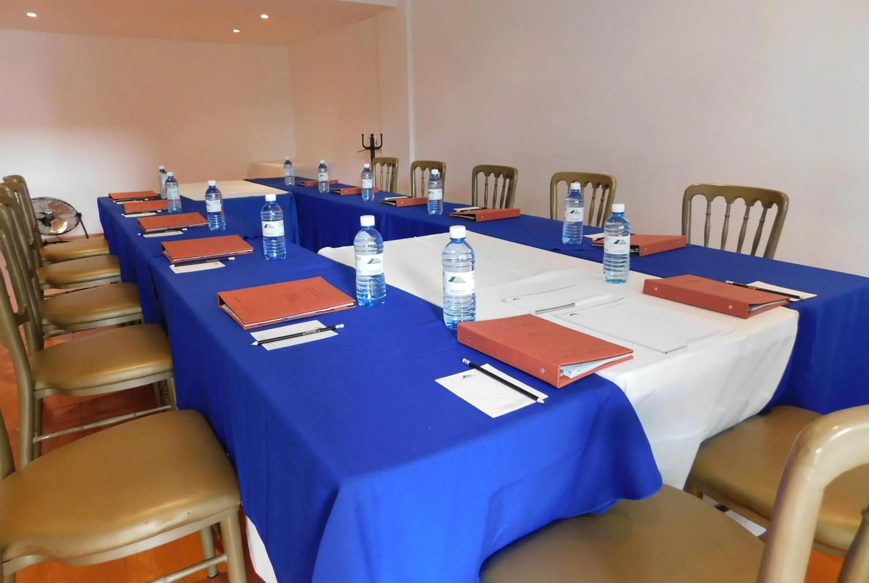 Meeting/conference room in Hotel Palacio Azteca Tijuana, Trademark by Wyndham