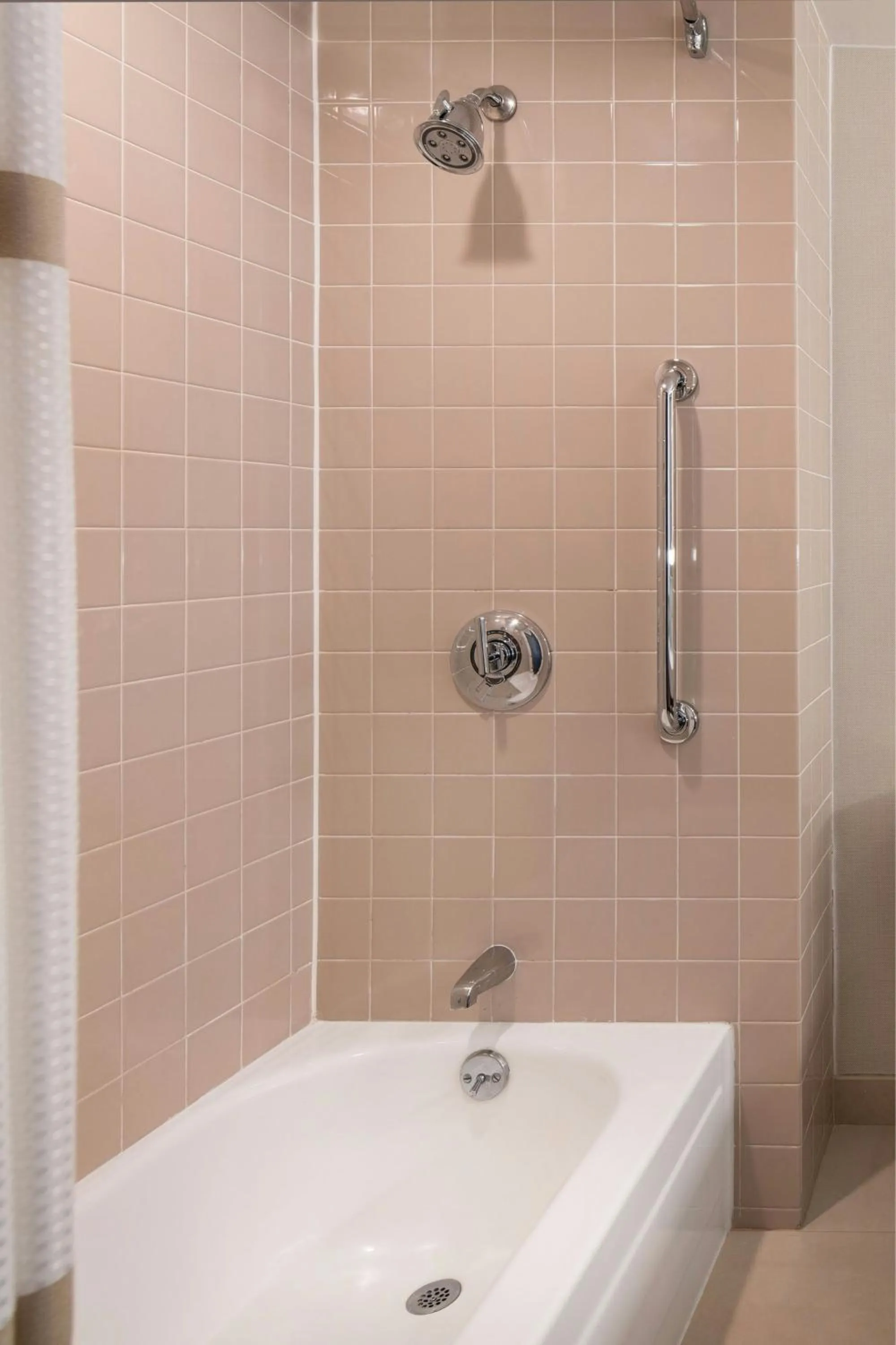 Bathroom in Oakland Marriott City Center