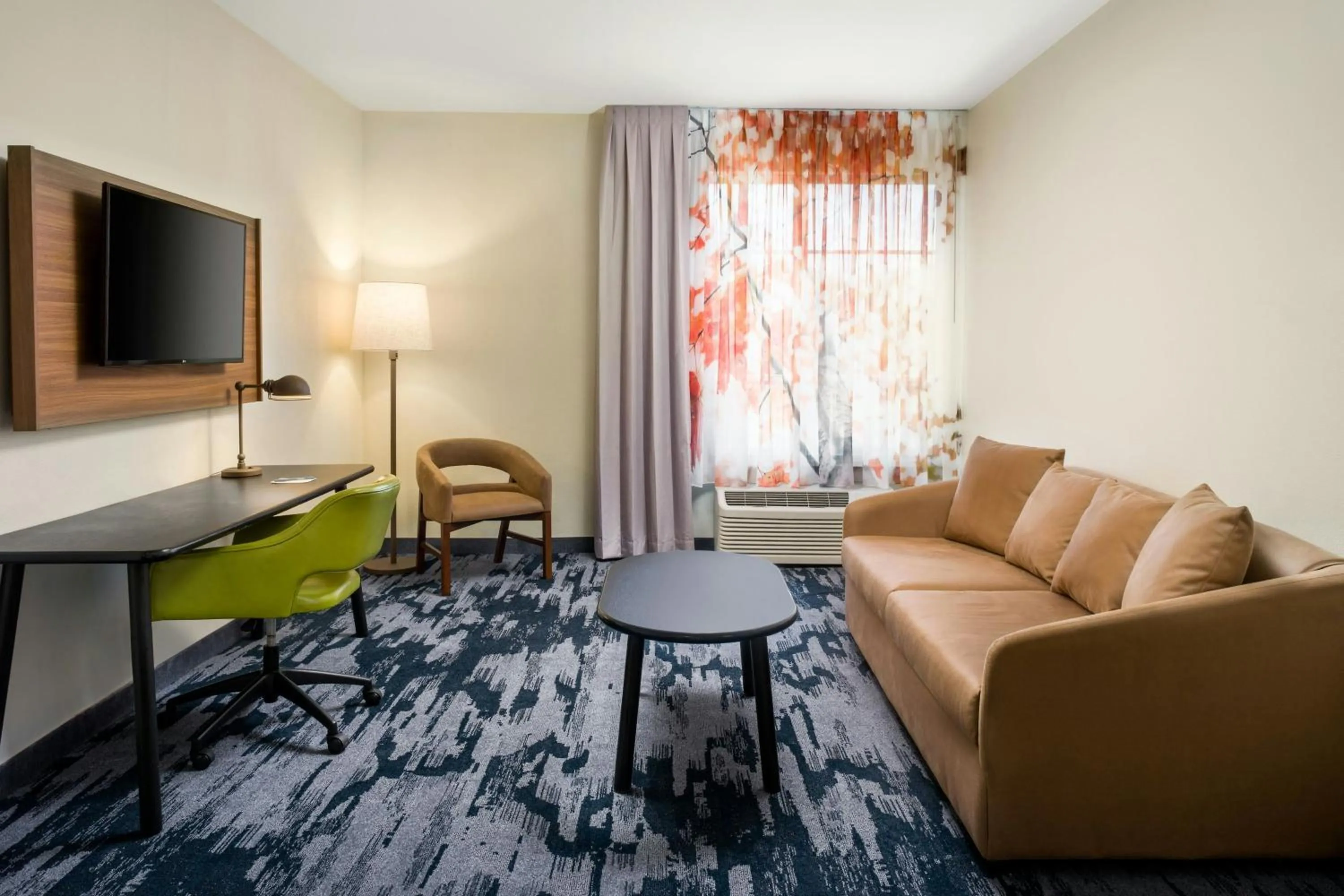 Living room in Fairfield Inn & Suites by Marriott Fairfield Napa Valley Area