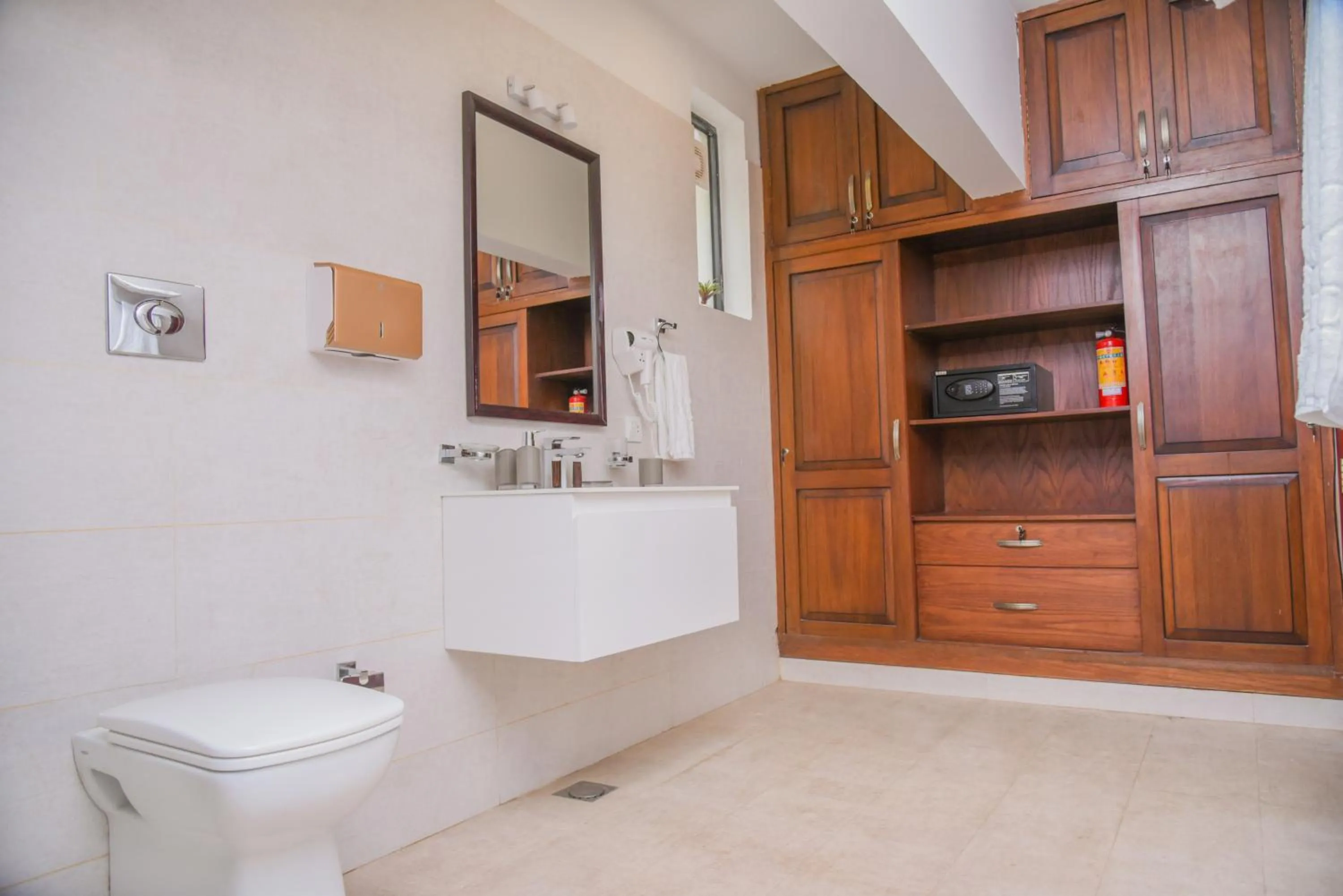 Toilet in Orchards Cottage Hotel