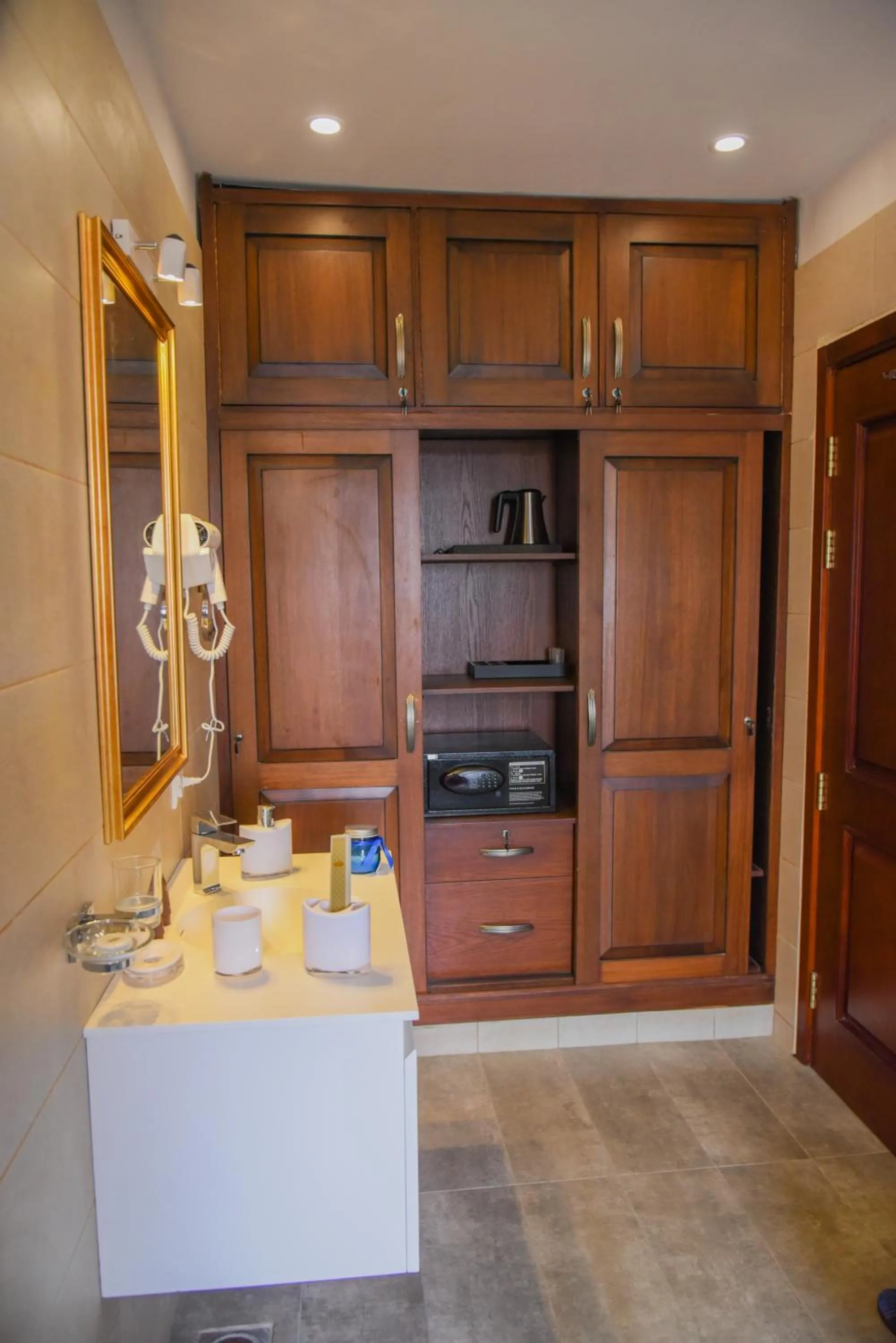 Bathroom in Orchards Cottage Hotel