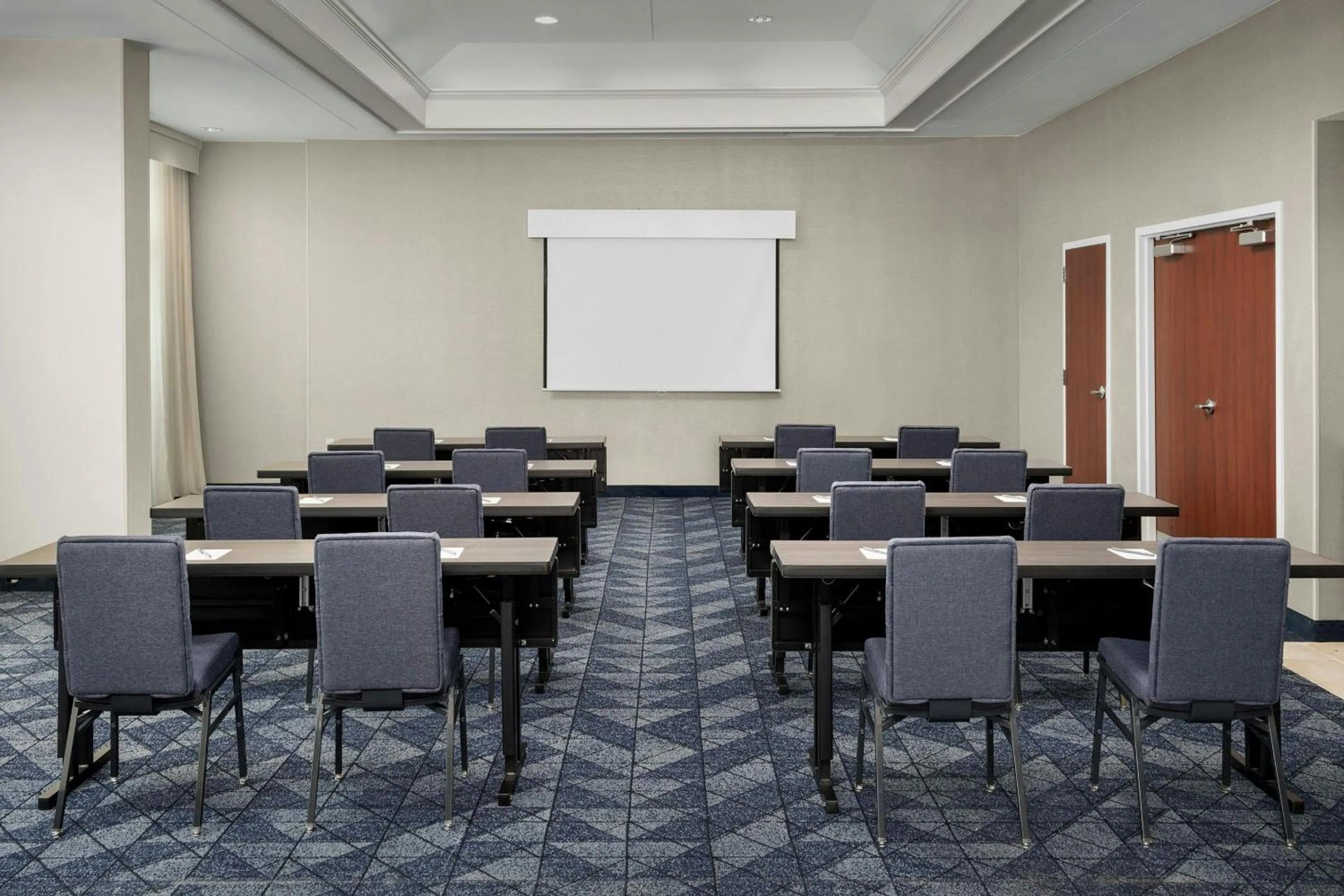 Meeting/conference room in Courtyard Virginia Beach Oceanfront / North 37th Street
