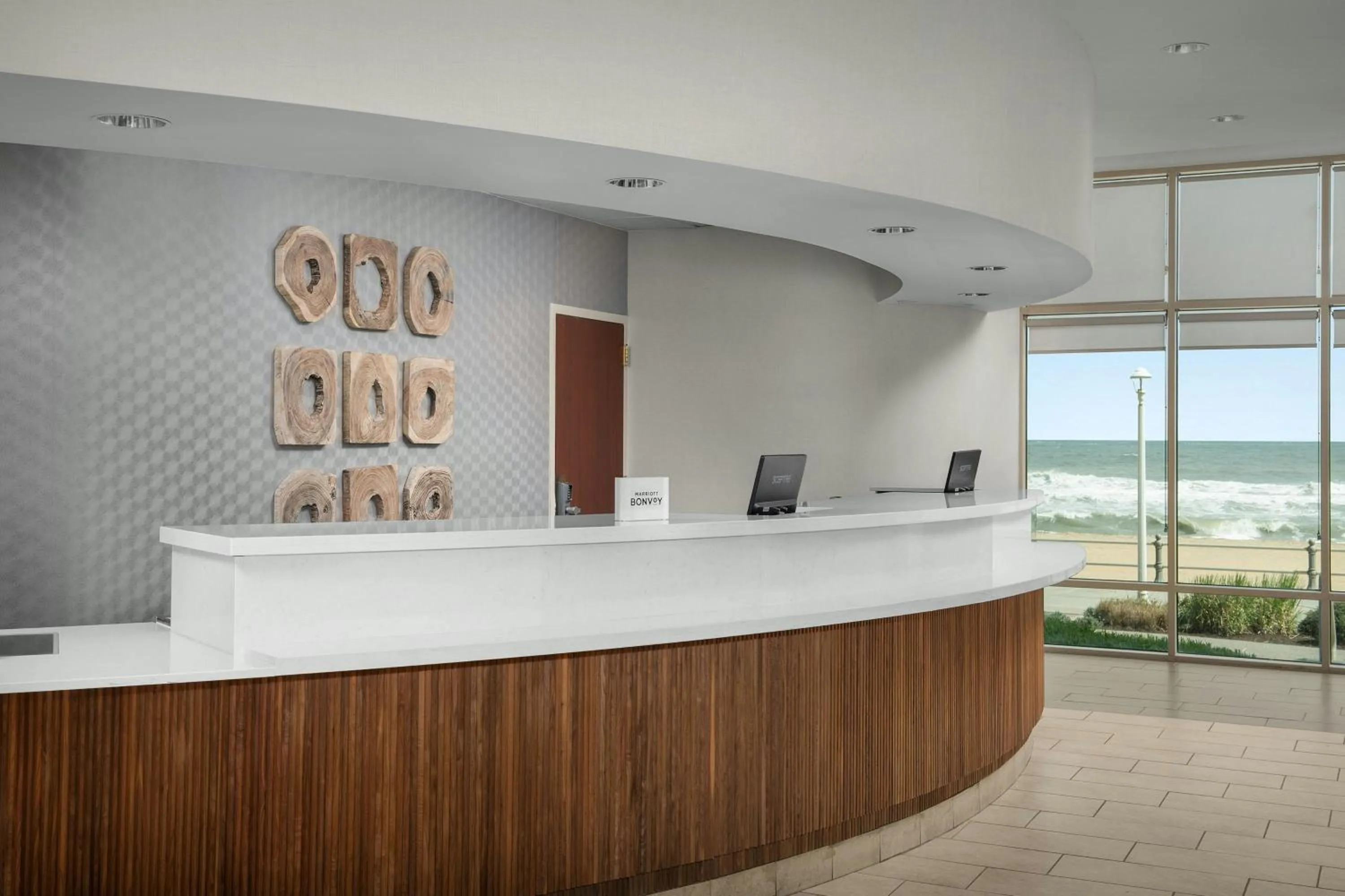 Lobby or reception in Courtyard Virginia Beach Oceanfront / North 37th Street