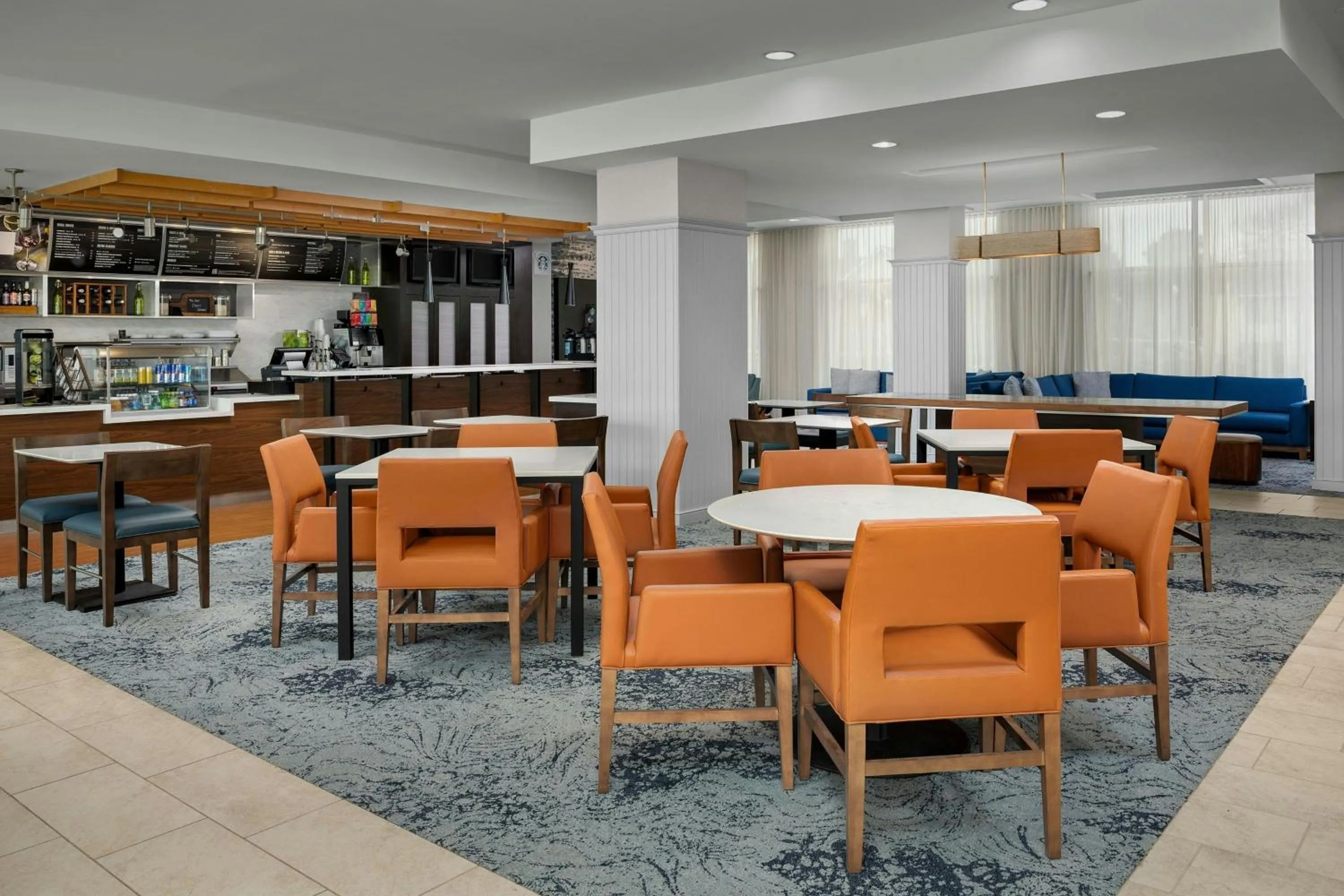 Restaurant/places to eat in Courtyard Virginia Beach Oceanfront / North 37th Street