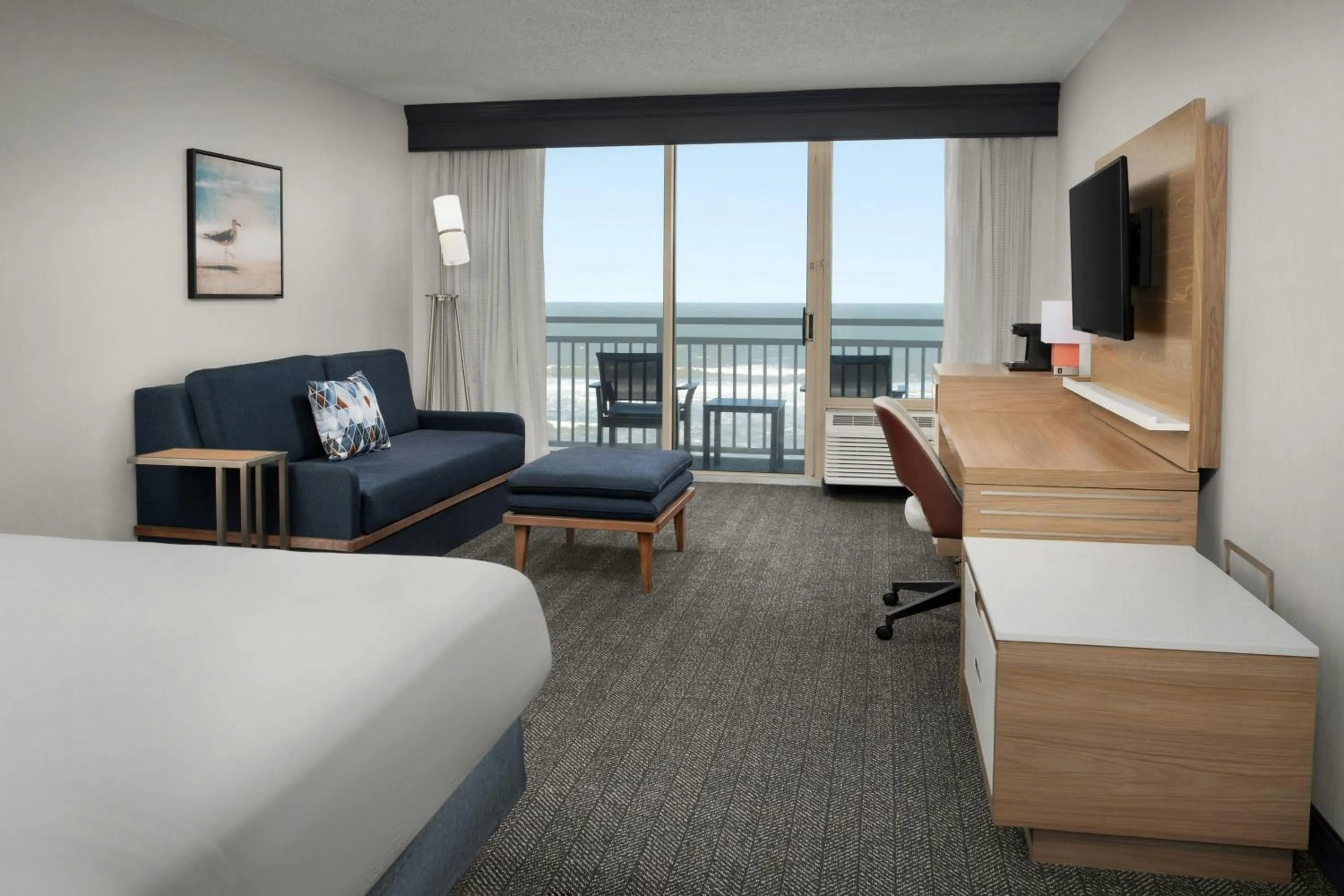 Bedroom, Bed in Courtyard Virginia Beach Oceanfront / North 37th Street