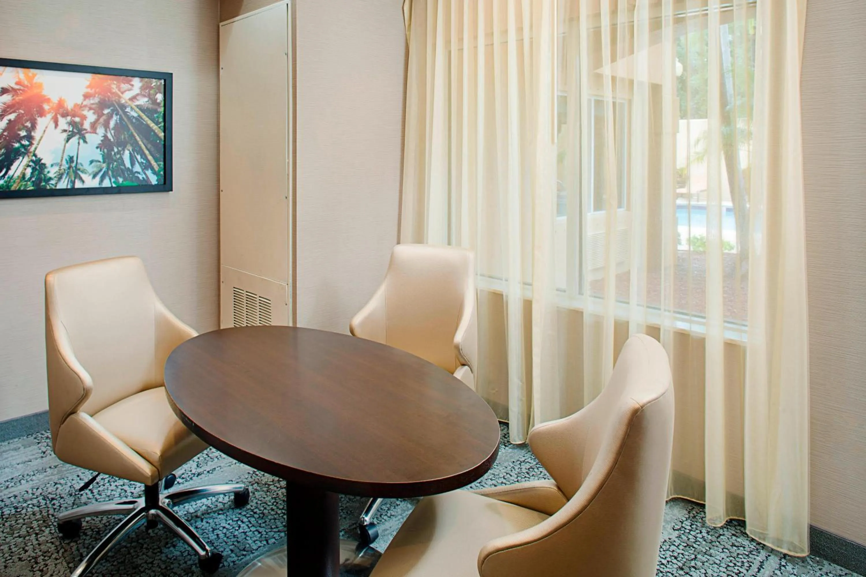 Meeting/conference room in Courtyard by Marriott West Palm Beach Airport