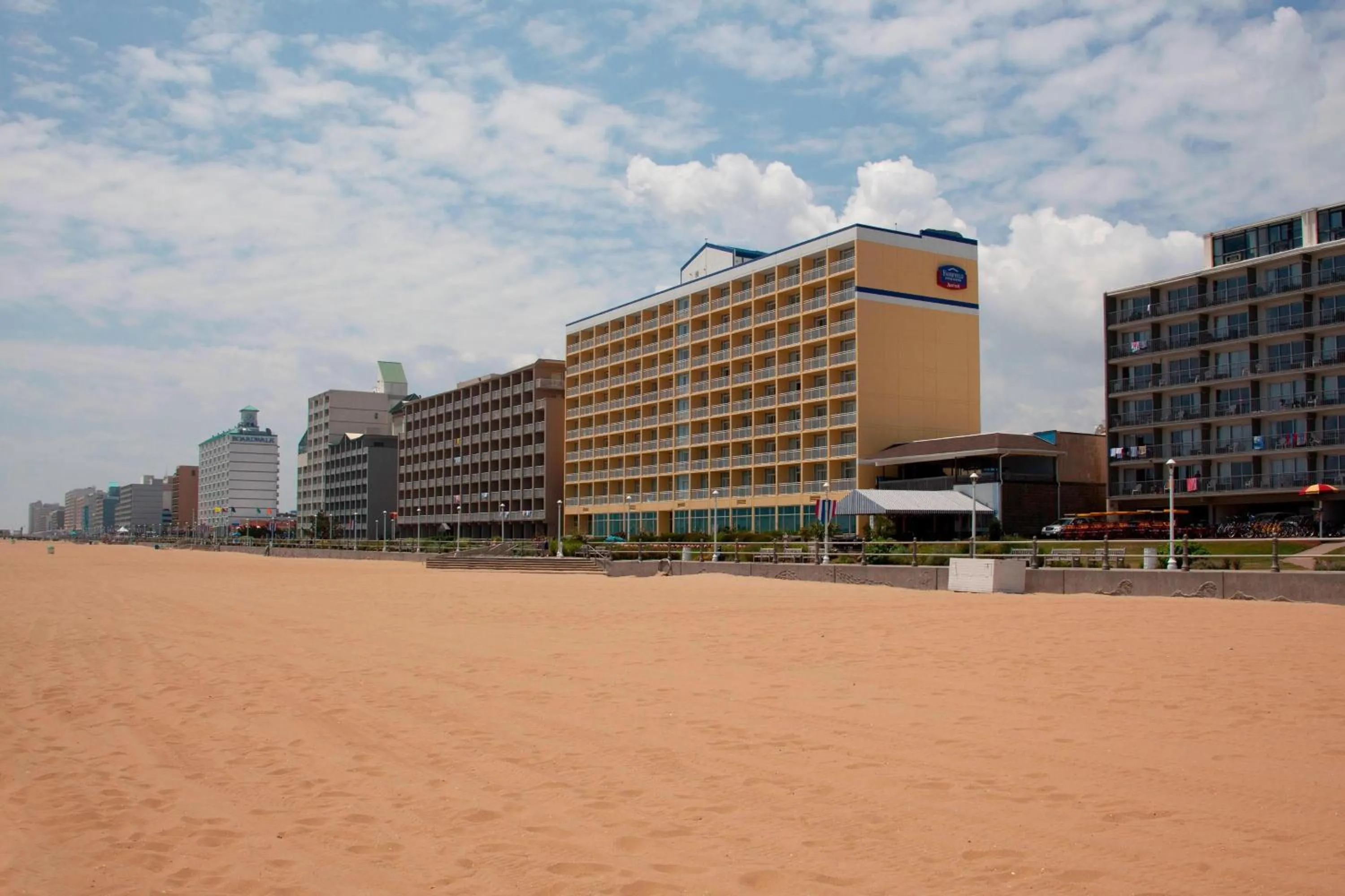 Property building in Fairfield Inn & Suites by Marriott Virginia Beach Oceanfront
