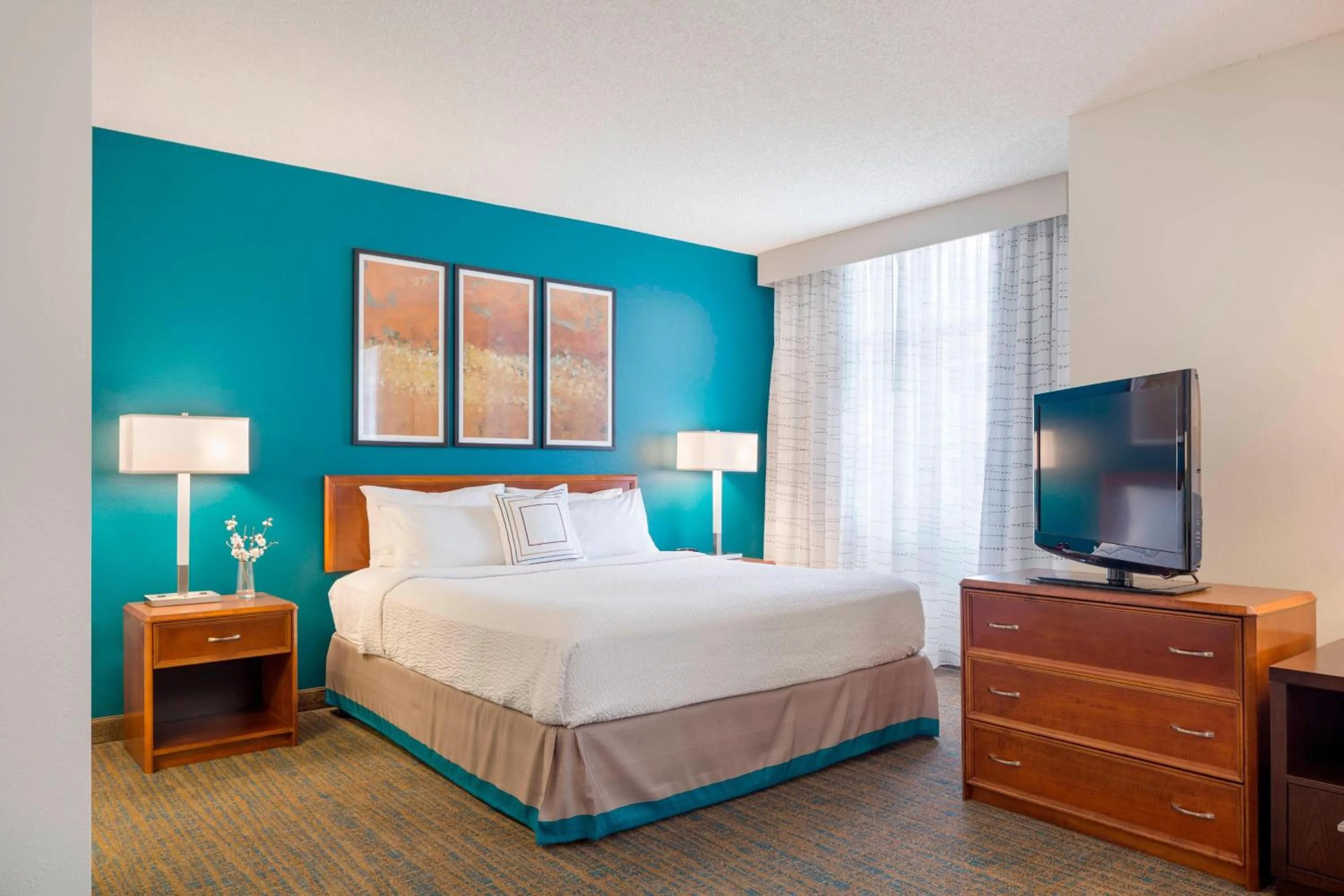 Photo of the whole room, Bed in Residence Inn Portland Downtown/RiverPlace