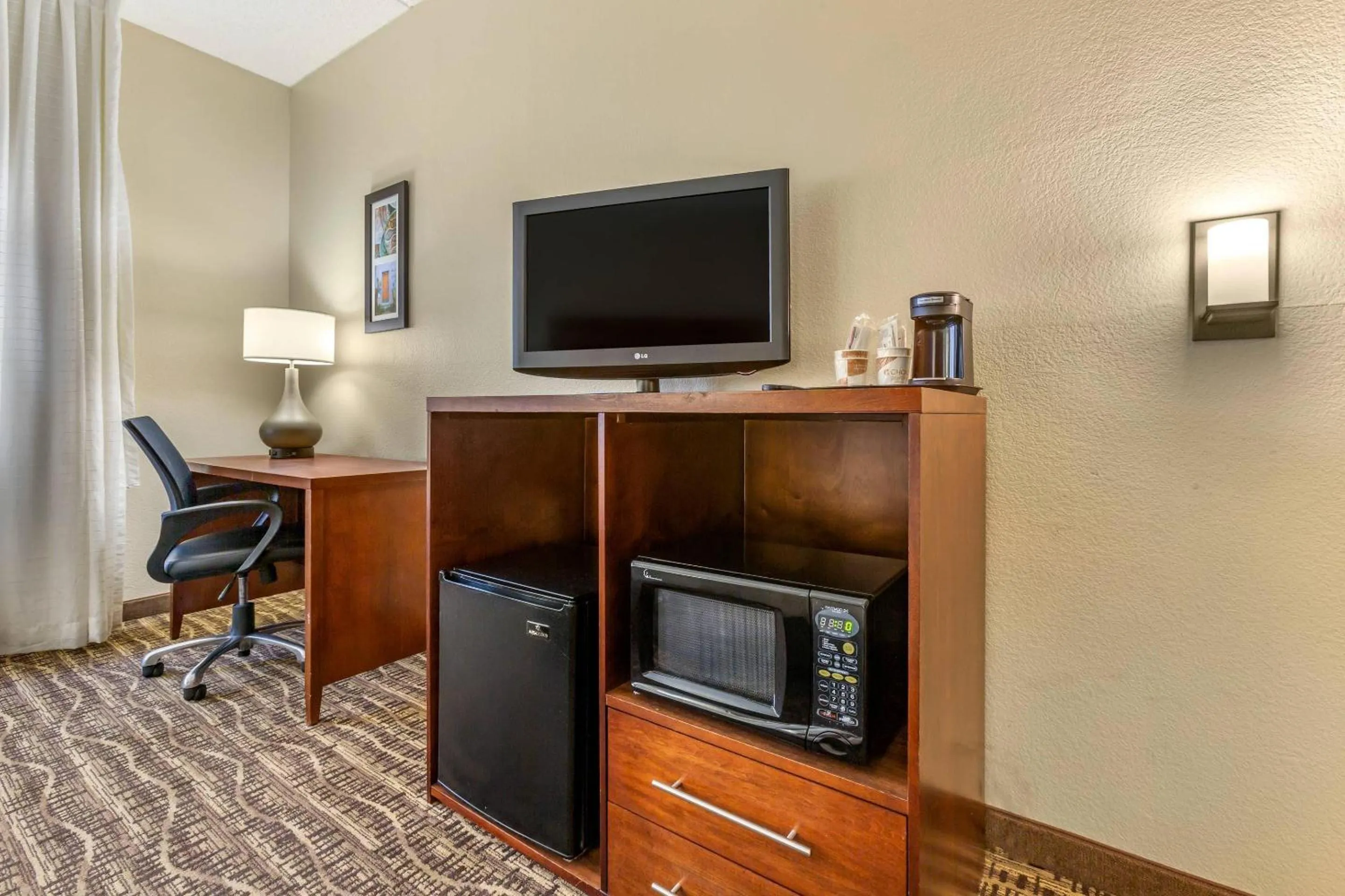 Bedroom in Comfort Inn & Suites Phoenix North - Deer Valley