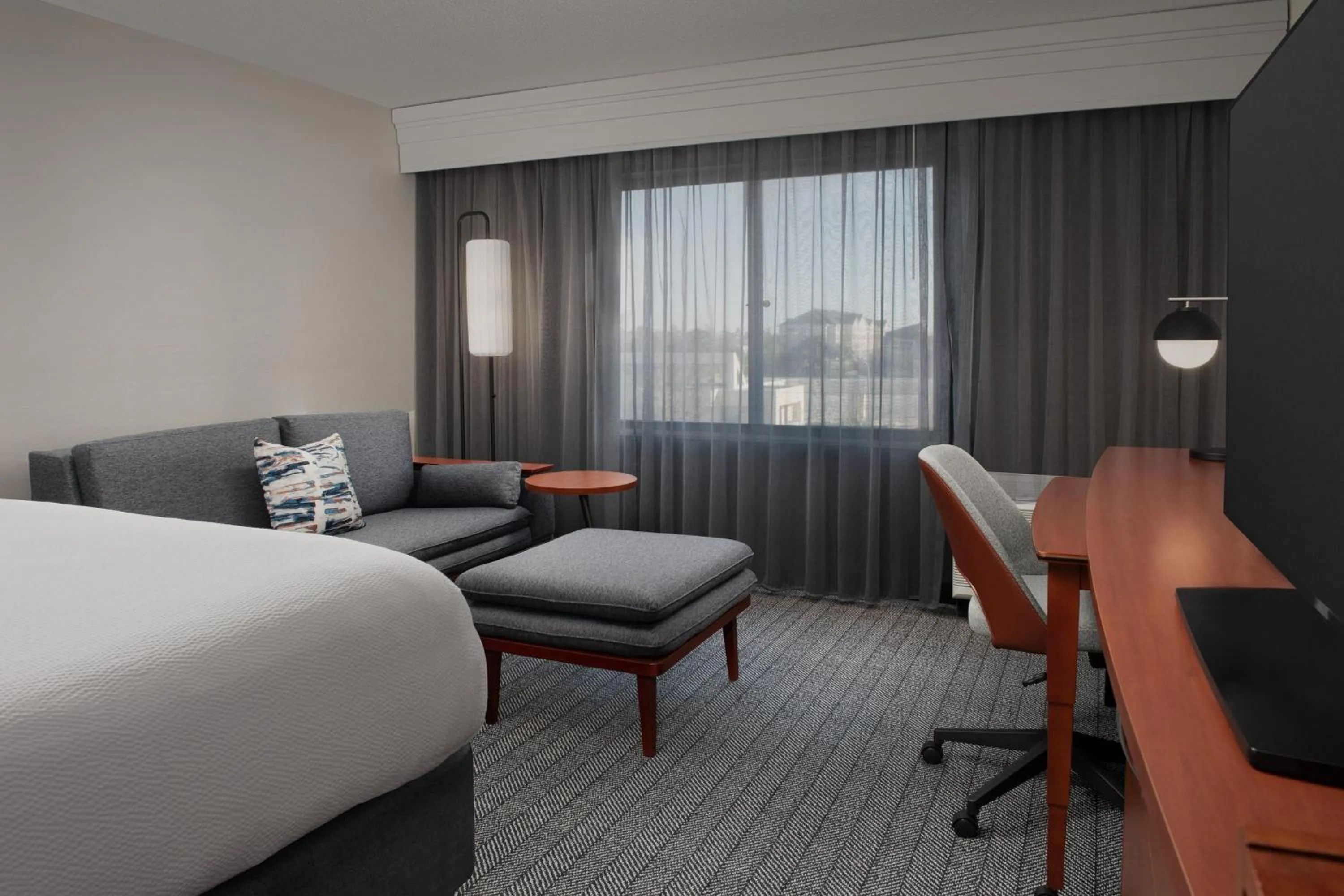 Photo of the whole room, Bed in Courtyard by Marriott Panama City