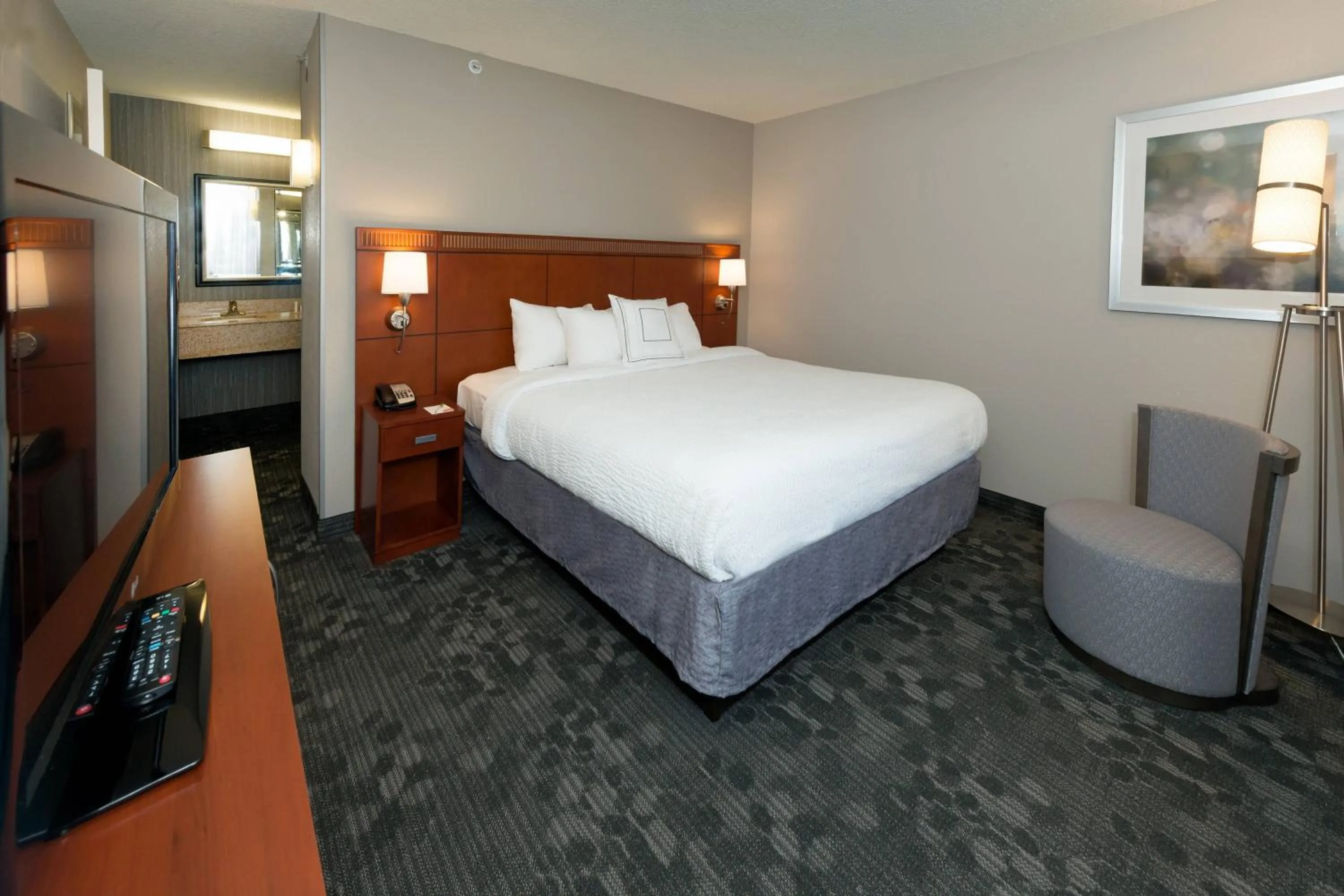 Bedroom, Bed in Courtyard by Marriott Panama City