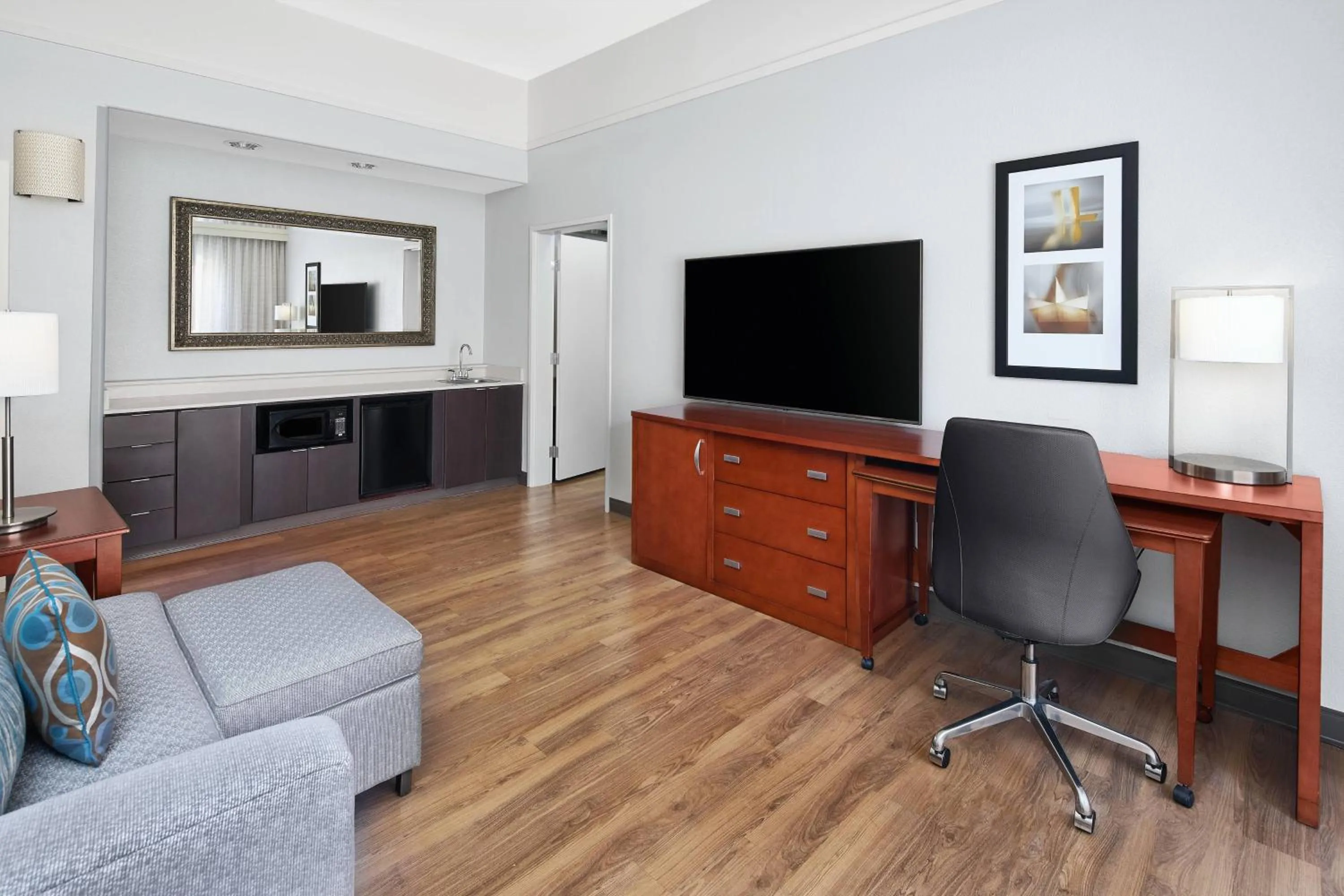 Living room in Courtyard Scottsdale North