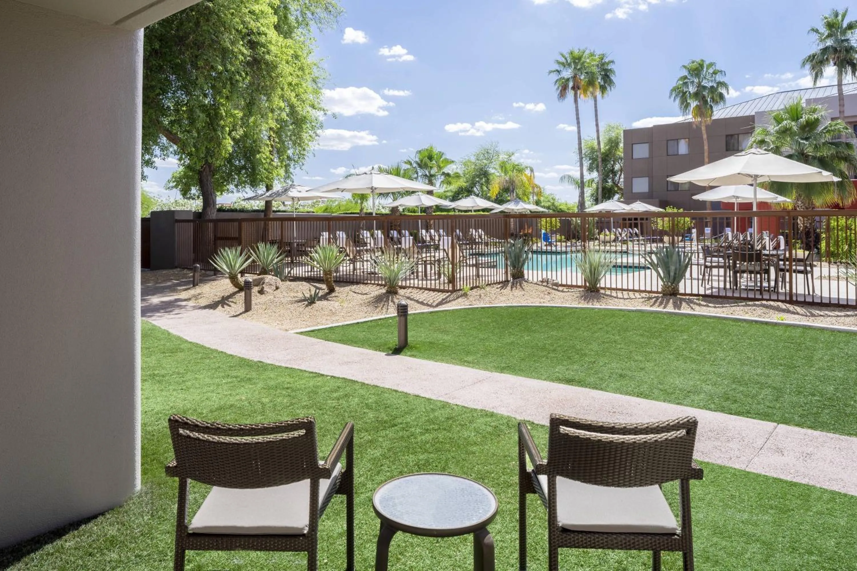 Swimming pool in Courtyard Scottsdale North