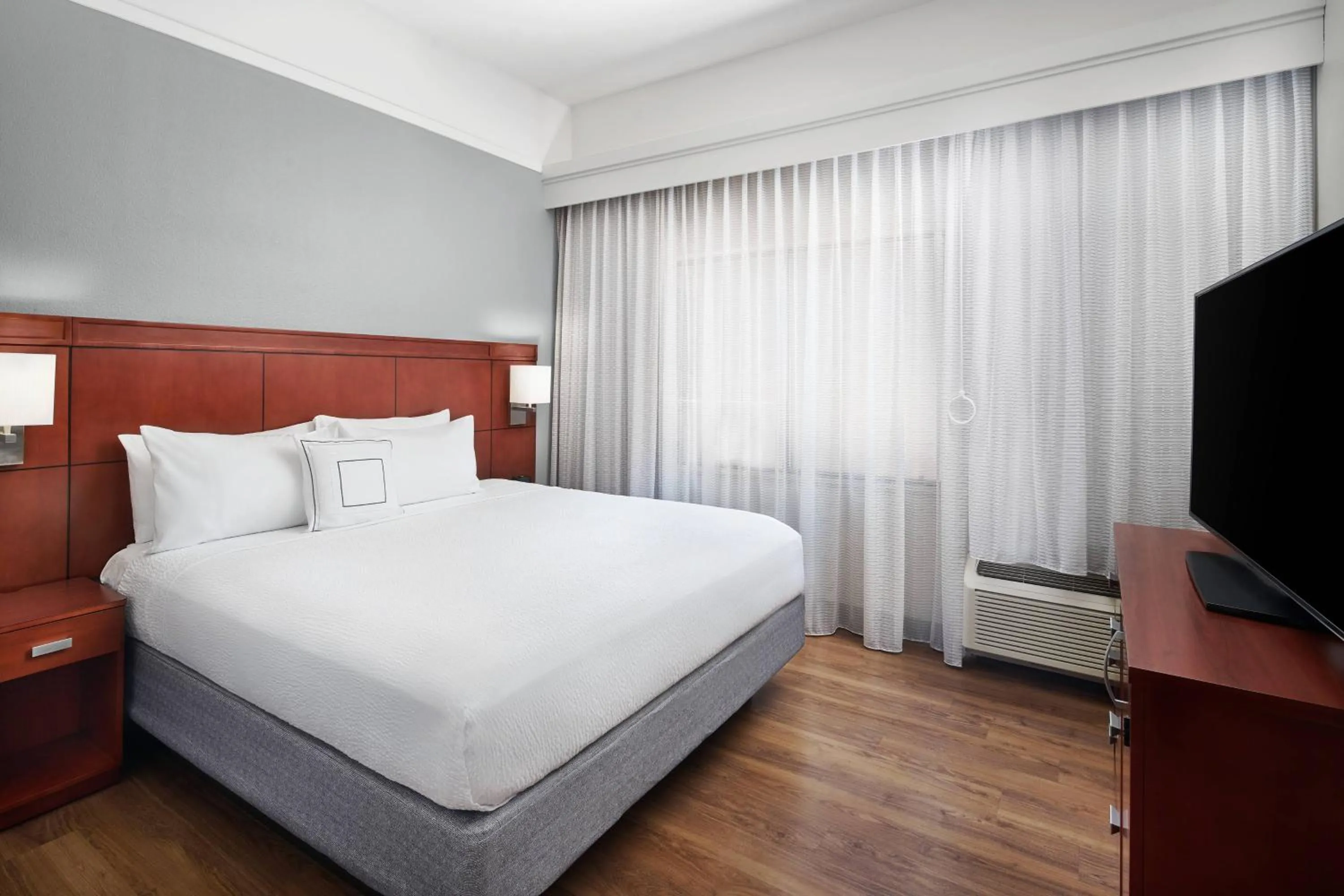 Photo of the whole room, Bed in Courtyard Scottsdale North