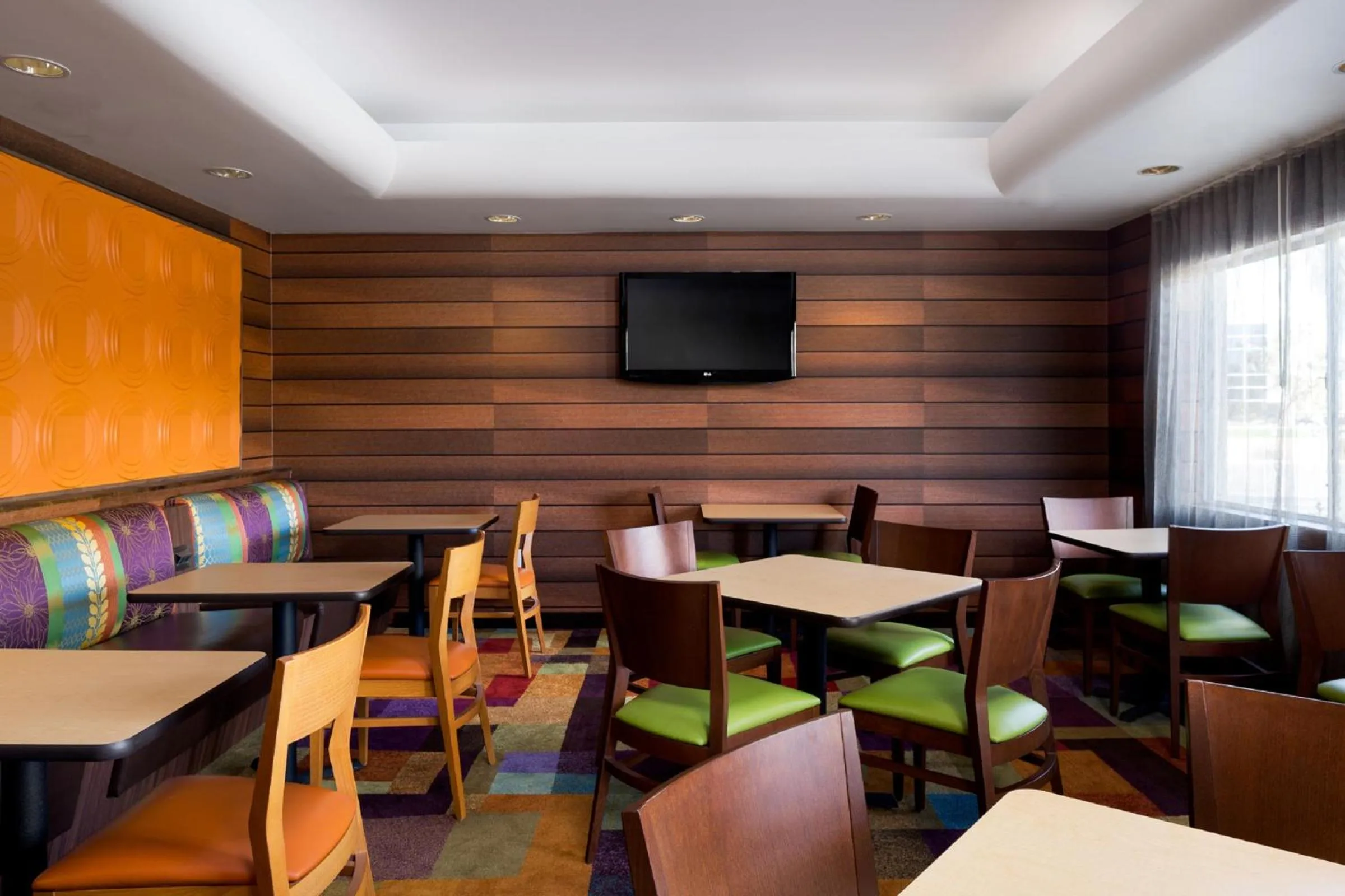 Restaurant/places to eat in Country Inn & Suites by Radisson, Phoenix Airport, AZ