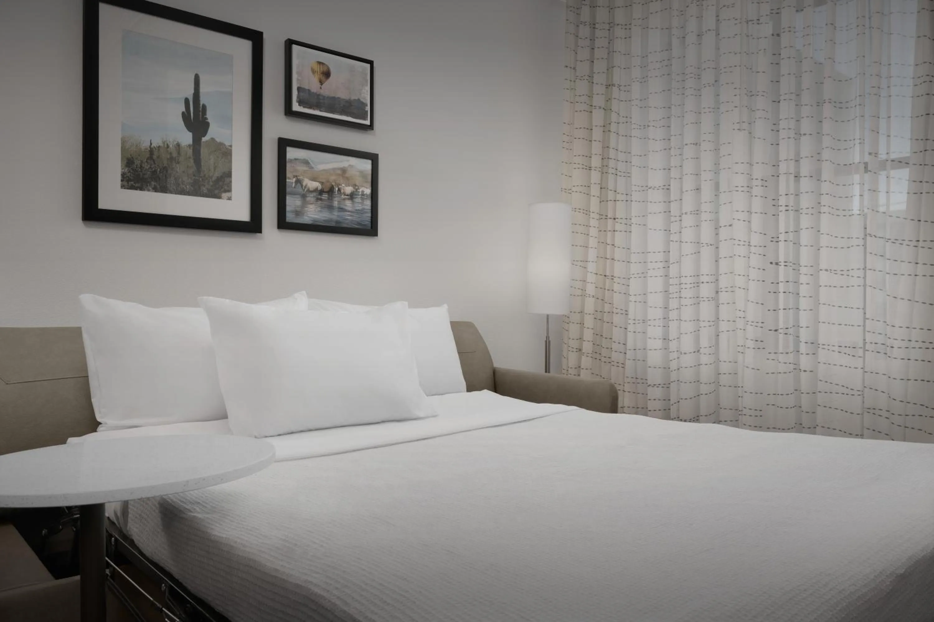 Living room, Bed in Residence Inn Phoenix North Happy Valley