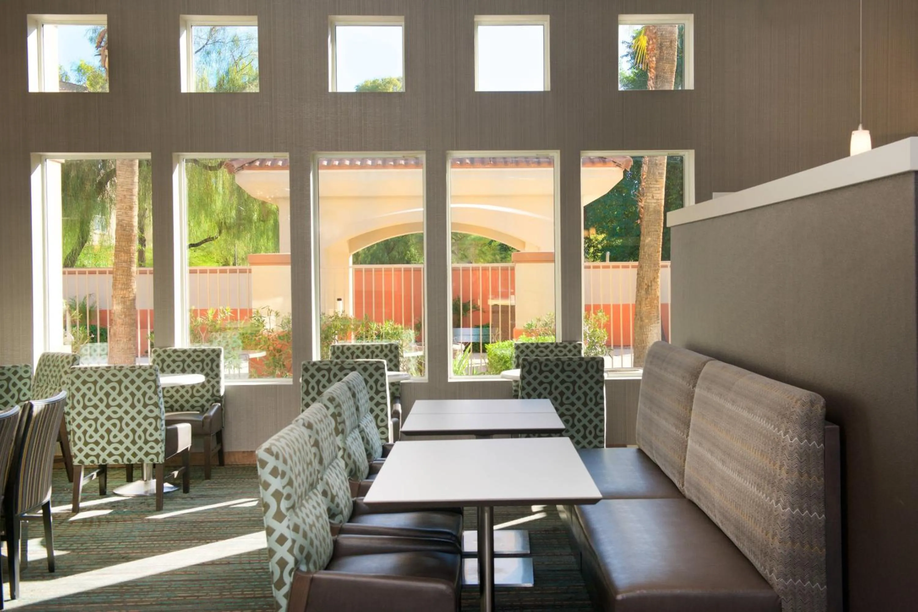 Restaurant/places to eat in Residence Inn Phoenix Mesa